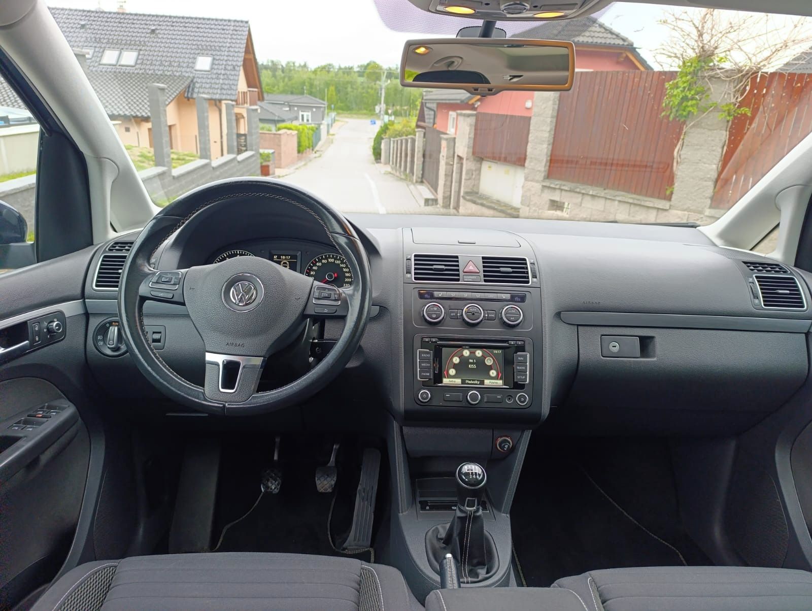 Volkswagen Touran, 1.4Tsi,záruka,tažné,serv.k!Ceb - fotka 5