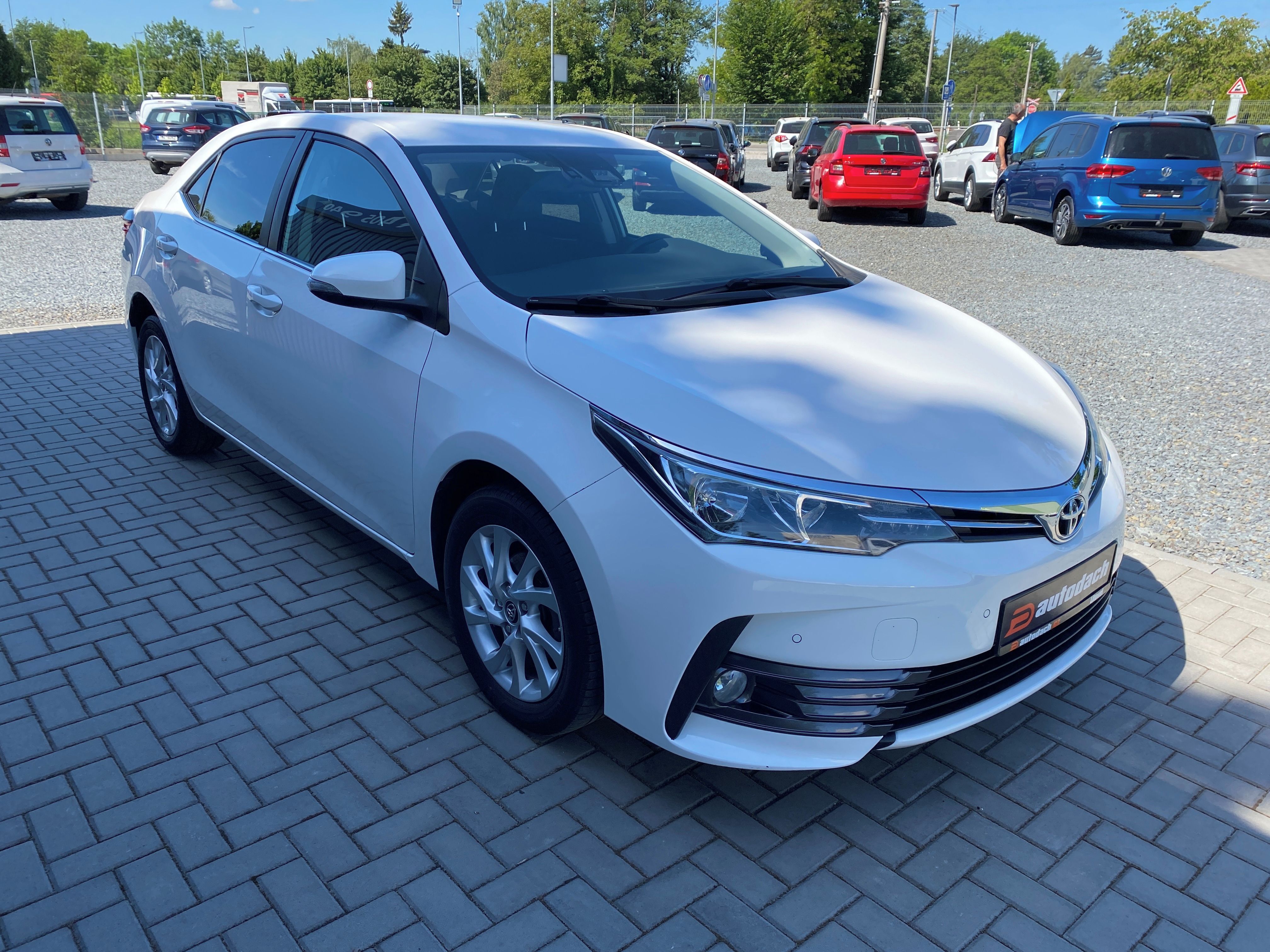 Toyota Corolla, 1.6i 97kW- 1xMAJ.-ČR-75 000KM - fotka 6