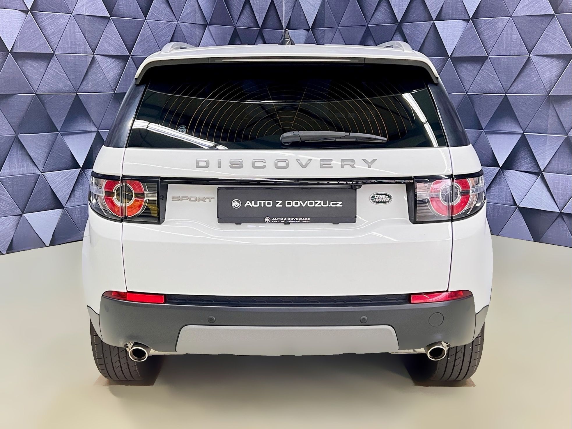 Land Rover Discovery, TD4 180k 4WD, KAMERA, NAVI, 7S - fotka 6