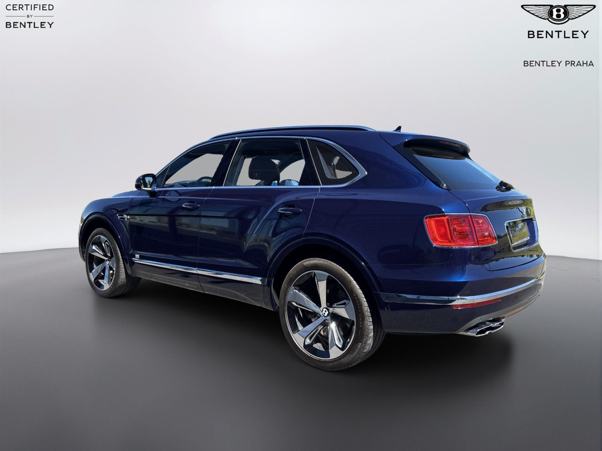 Bentley Bentayga, V8 - fotka 5