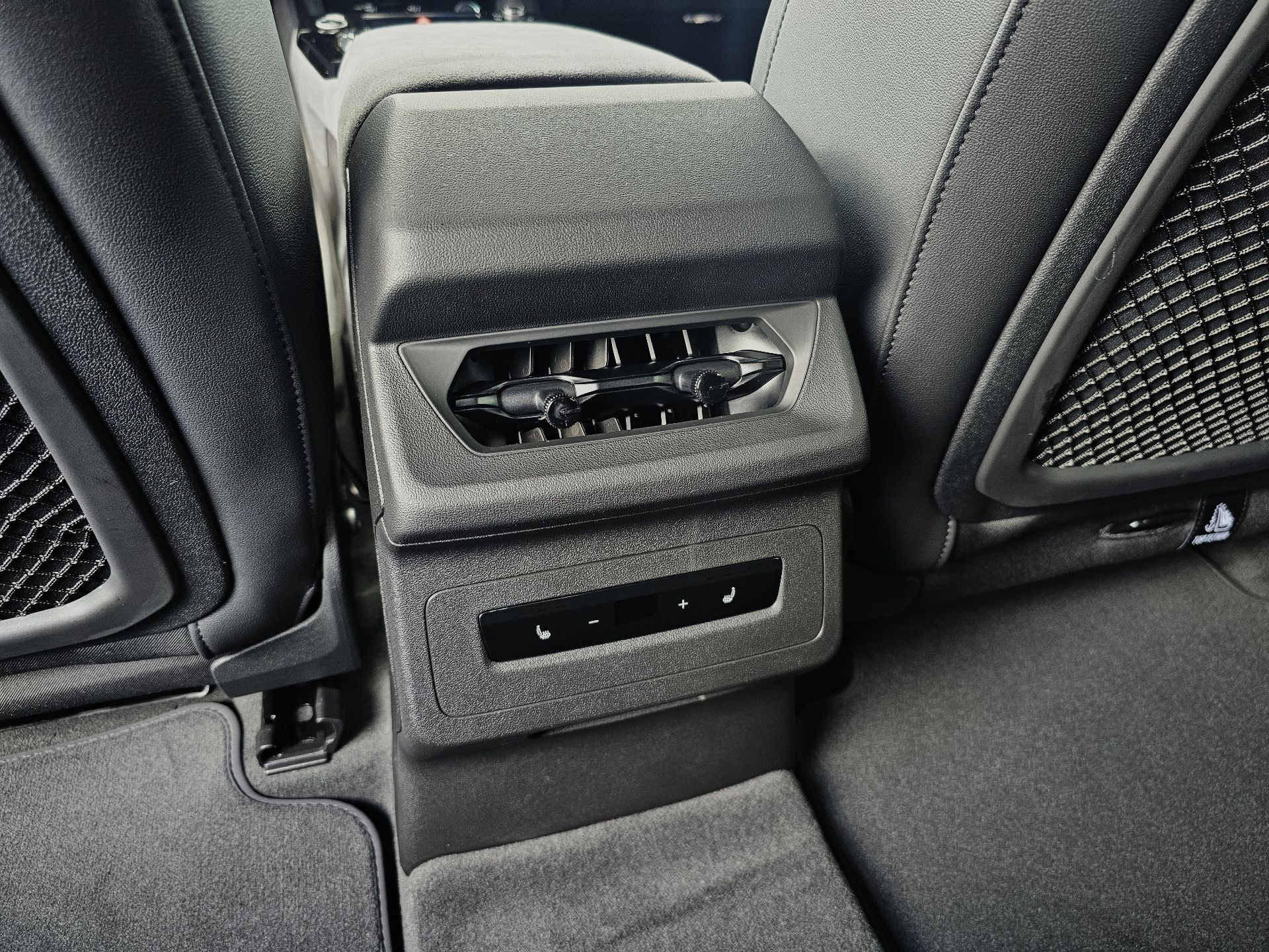Audi A6 Avant, e-tron 315 kW 100 kWh S-LINE Q - fotka 6