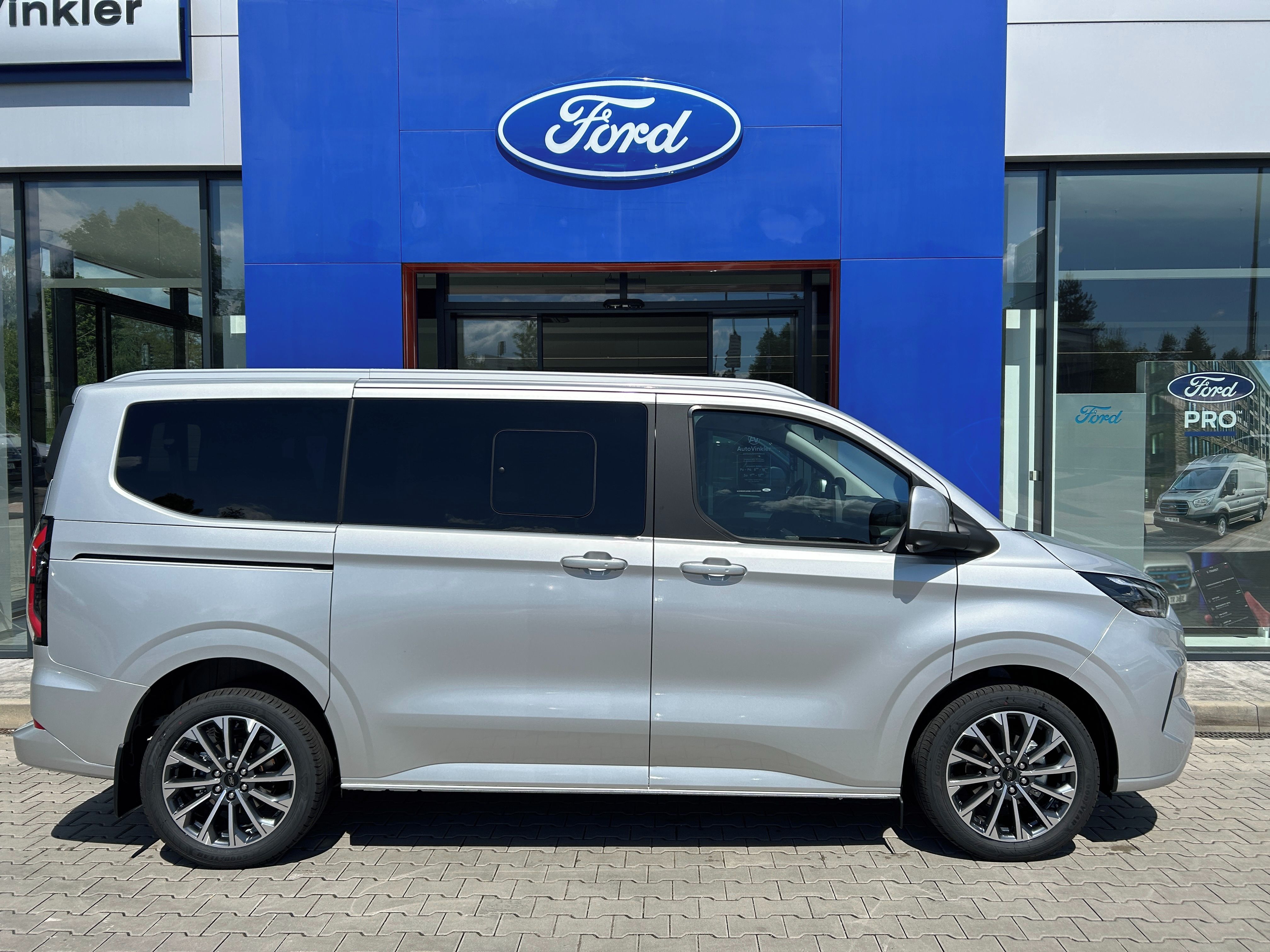 Ford Tourneo Custom, Titanium X L1 2.0EcoBlue 125kW - fotka 4