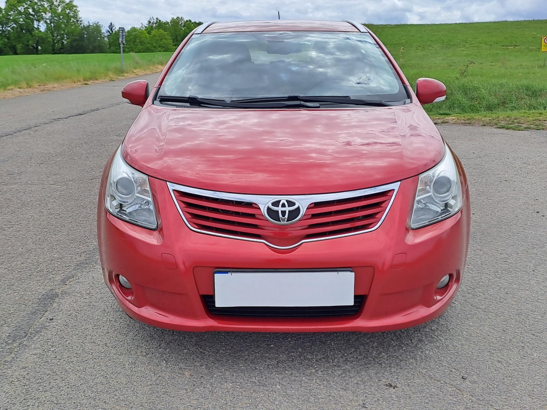 Toyota Avensis, 1.8 VVT-i NAVI PĚKNÝ STAV - fotka 2