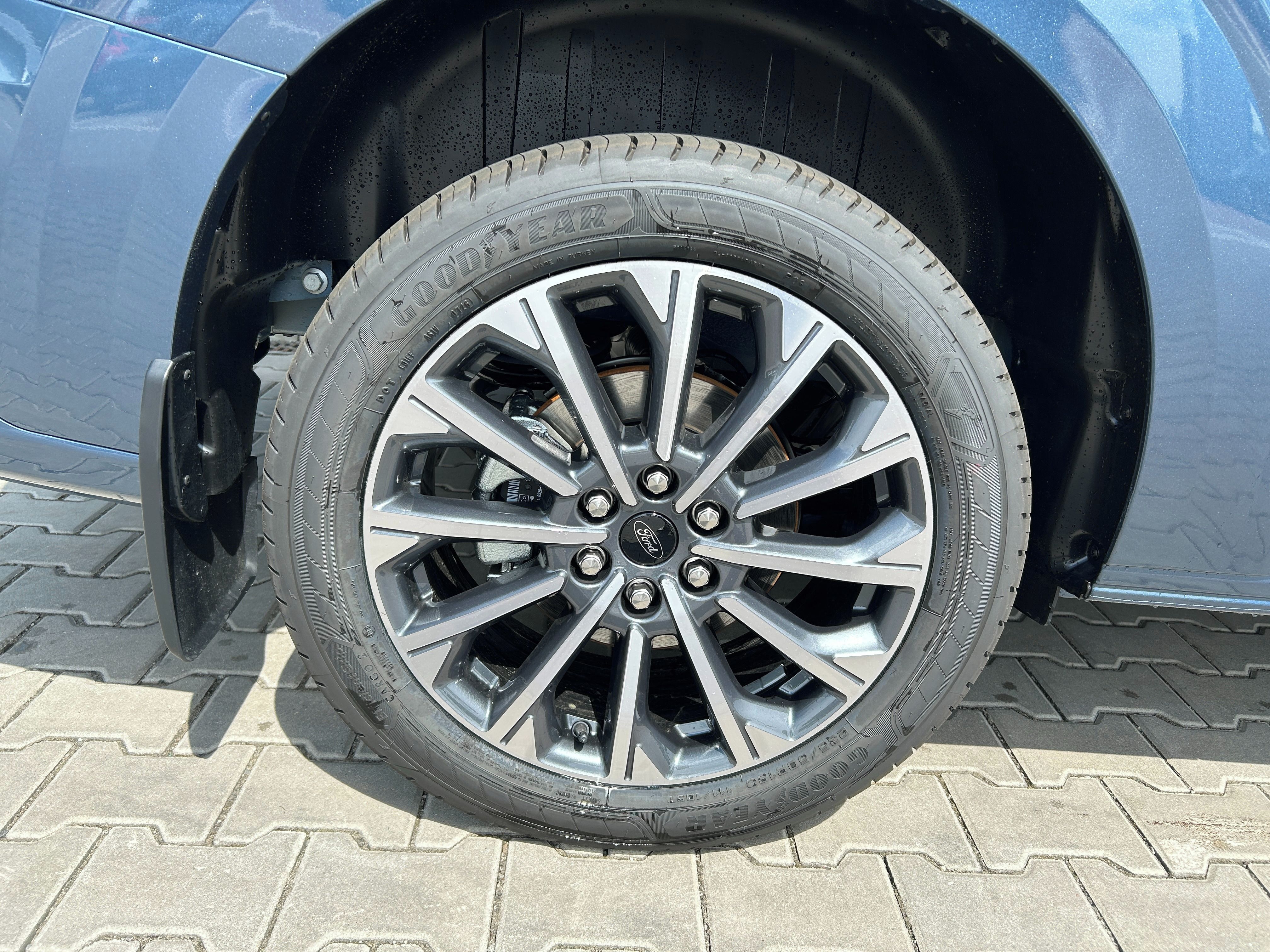 Ford Tourneo Custom, Titanium X L2 2.0EcoBlue 125kW - fotka 6