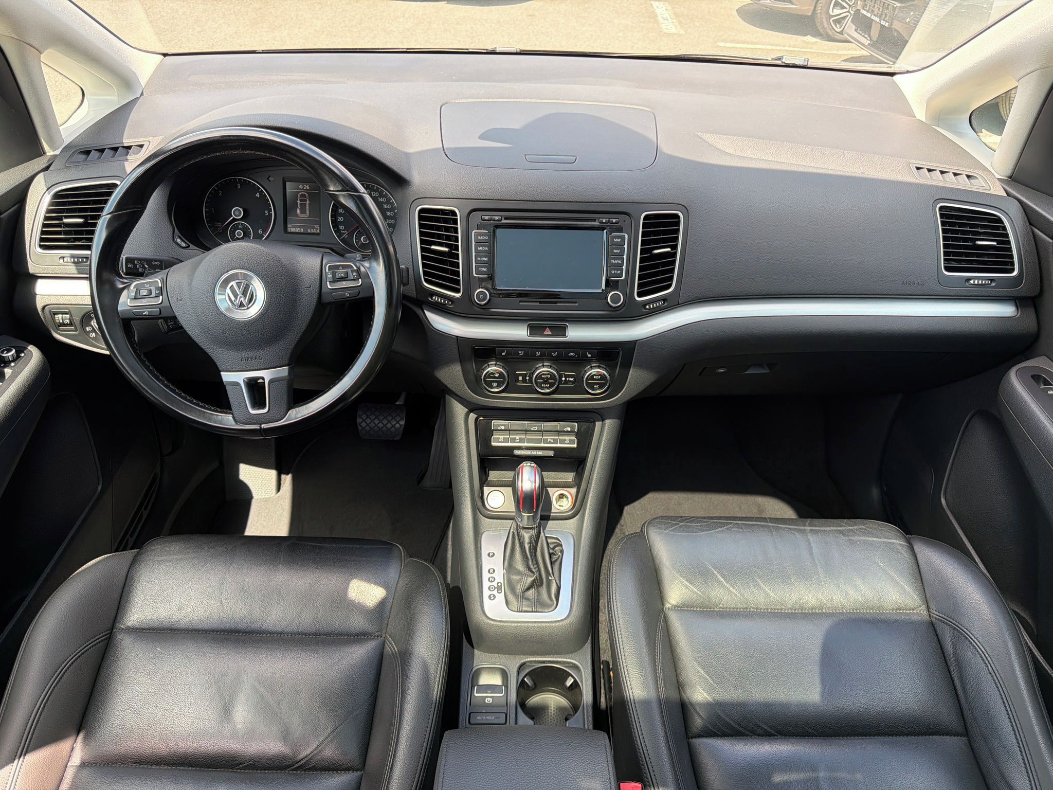Volkswagen Sharan, 2.0 130 kW DSG ZÁRUKA SERVIS - fotka 3