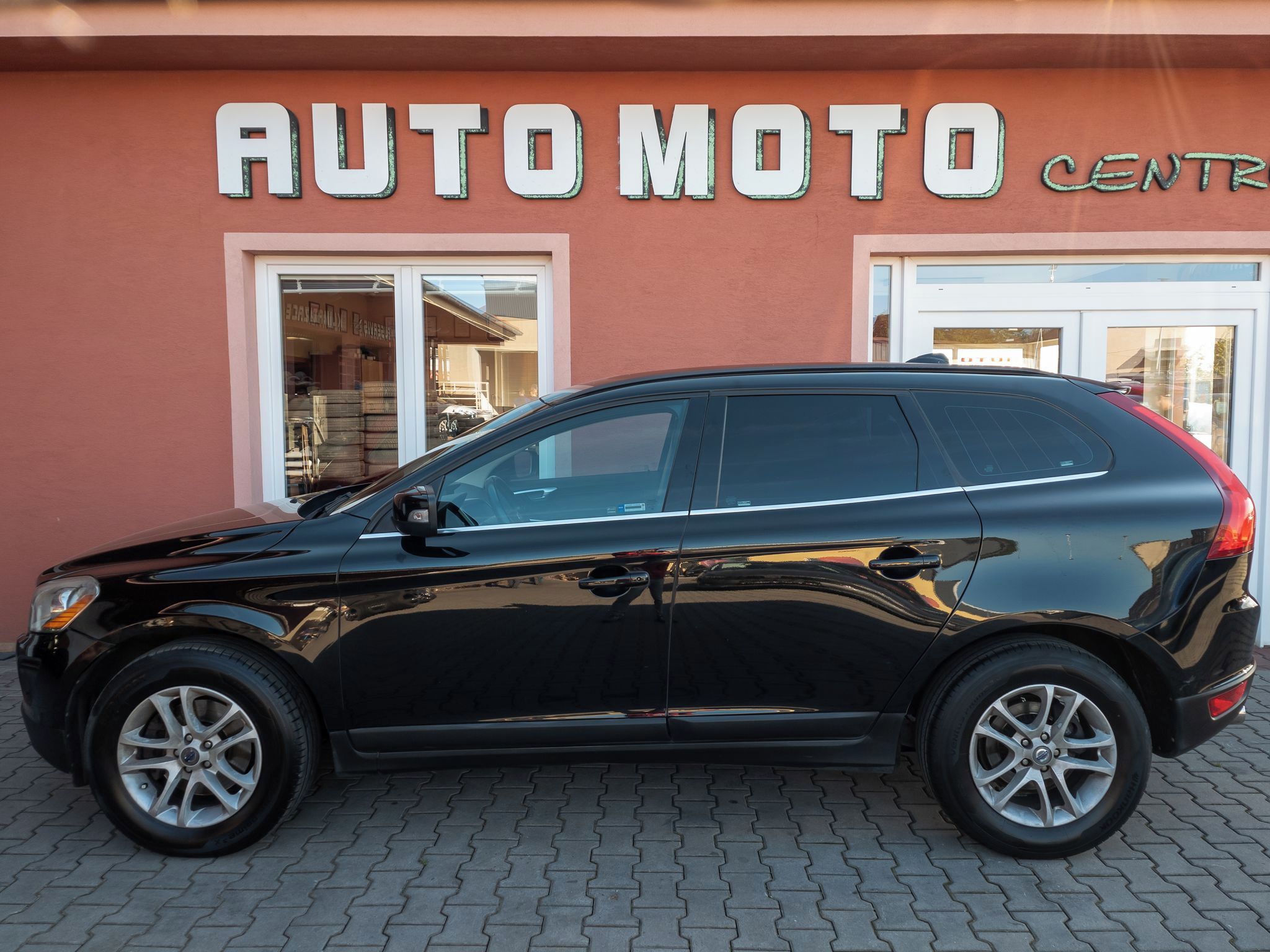 Volvo XC60, 2.4 D5 129kW - fotka 2