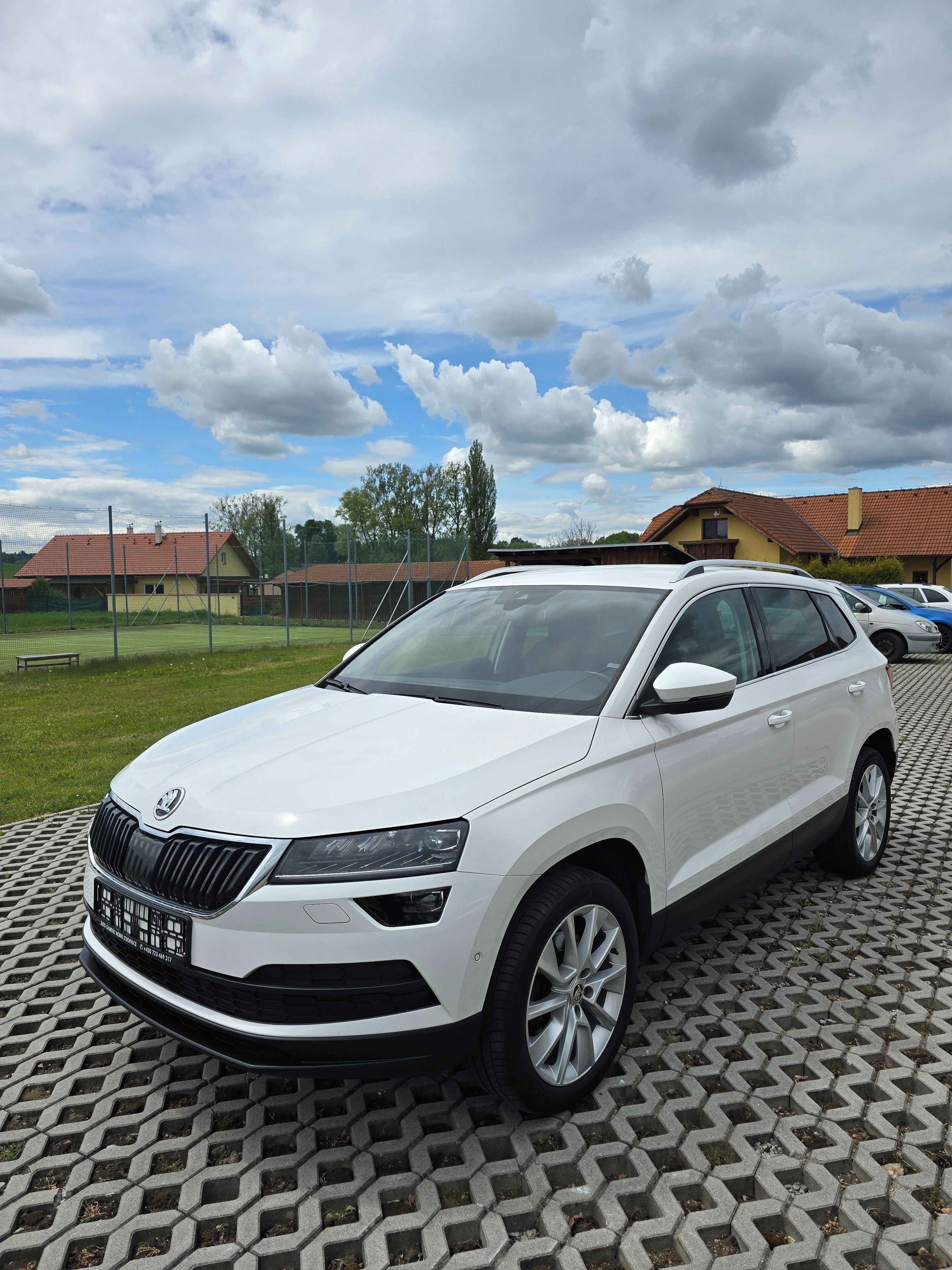 Škoda Karoq, 1.0 TSI Style DSG NAVI TAŽNÉ - fotka 3