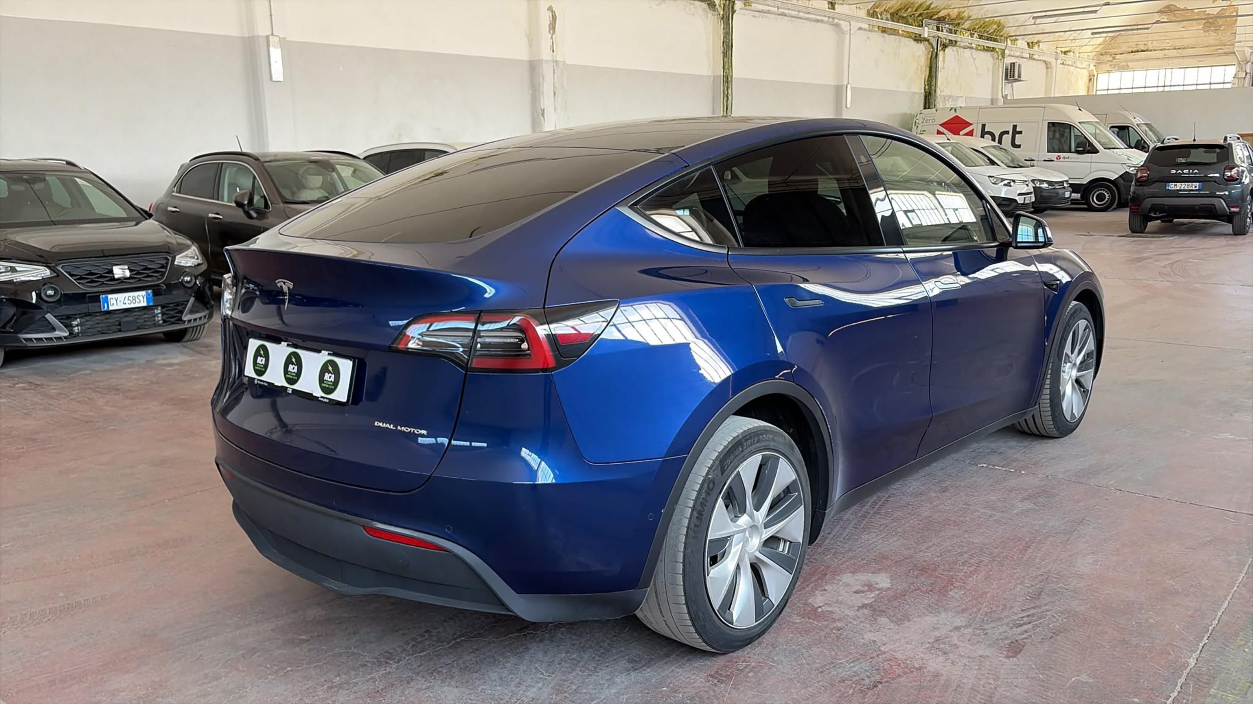 Tesla Model Y, Long Range Dual Motor AWD - fotka 5