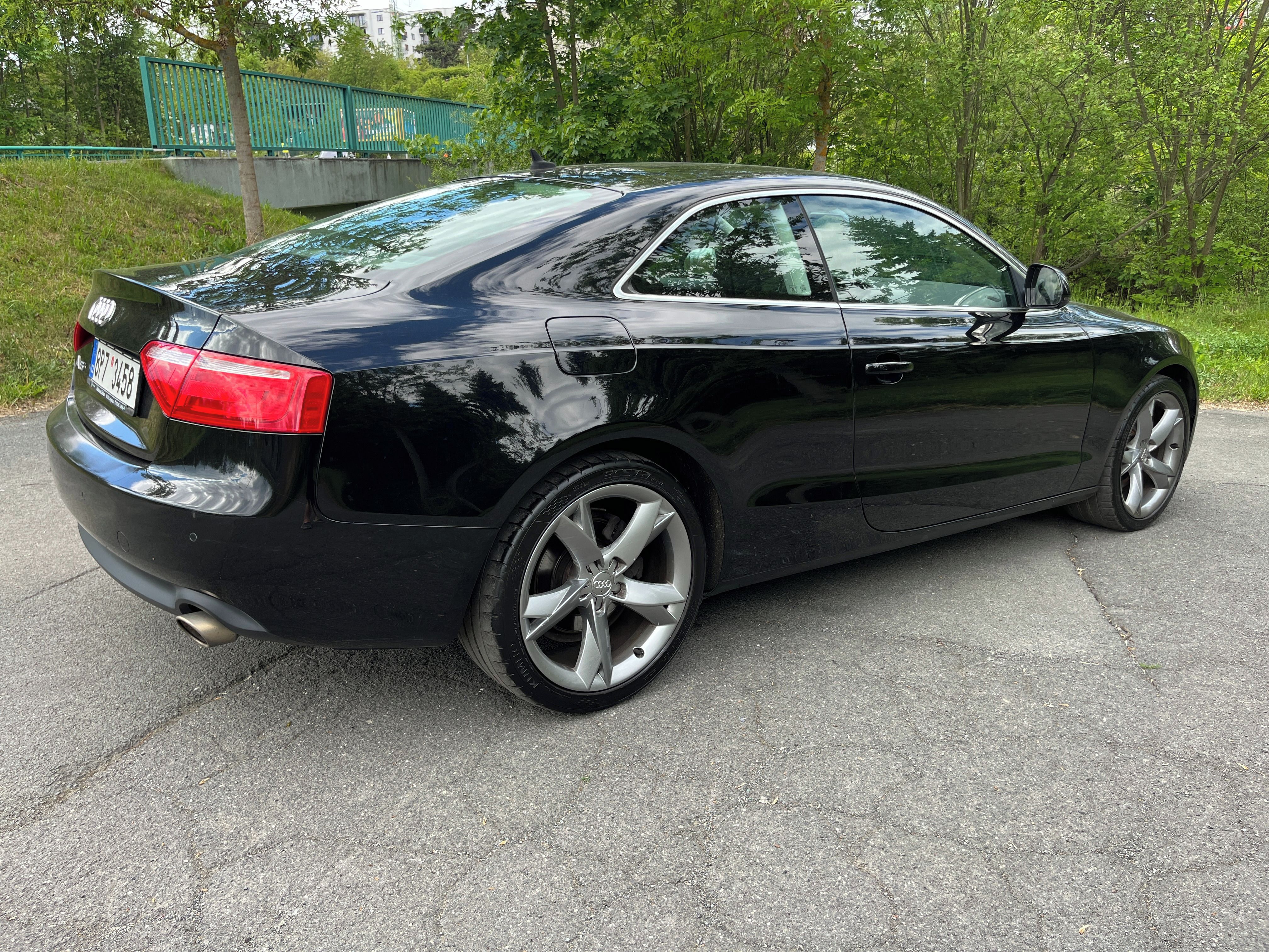 Audi A5, 3.0tdi 176kw alu 19" manuál - fotka 5