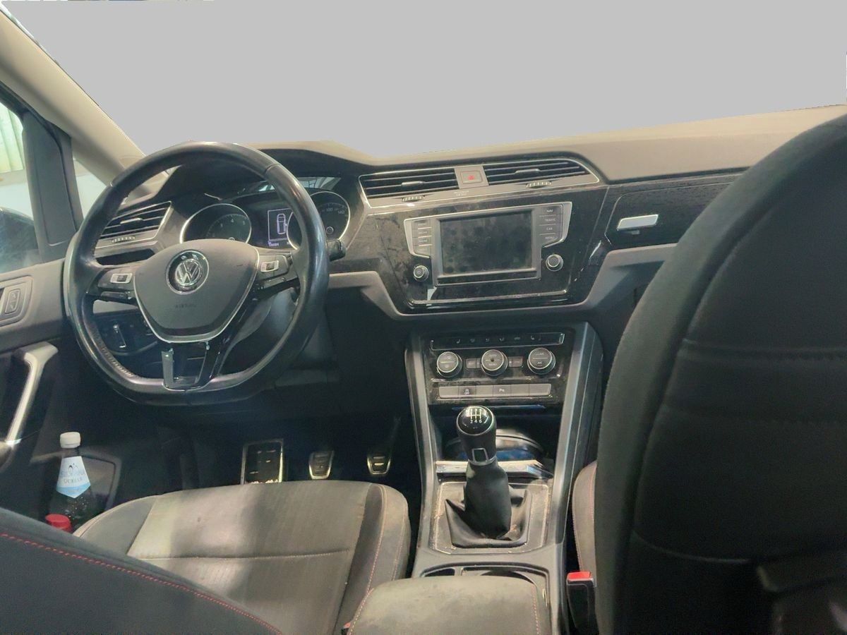 Volkswagen Touran, 1.2 Tsi 81KW 7-MÍST TOP VÝBAVA - fotka 2