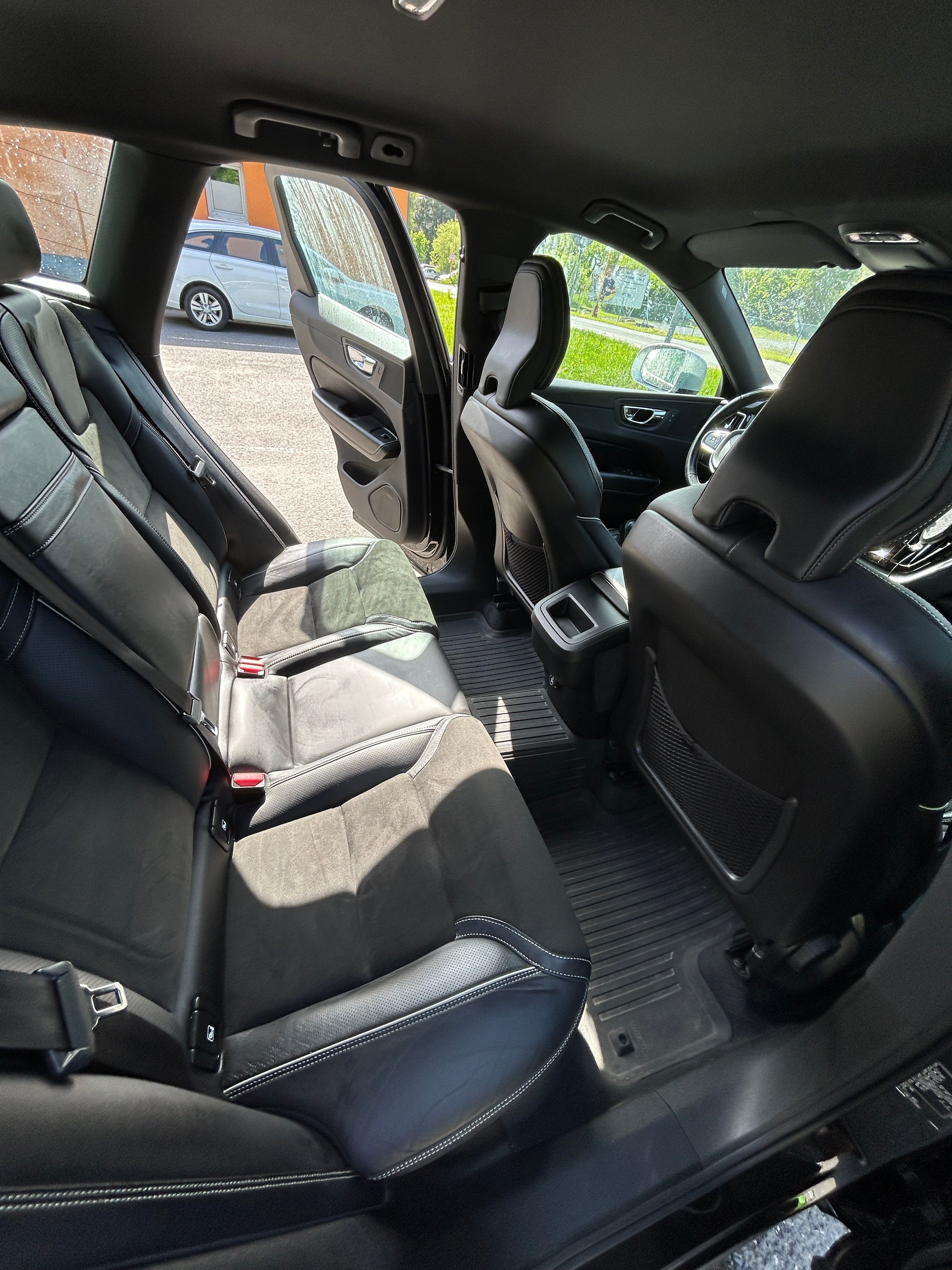 Volvo XC60, Volvo XC 60 D5 R - Desing - fotka 6