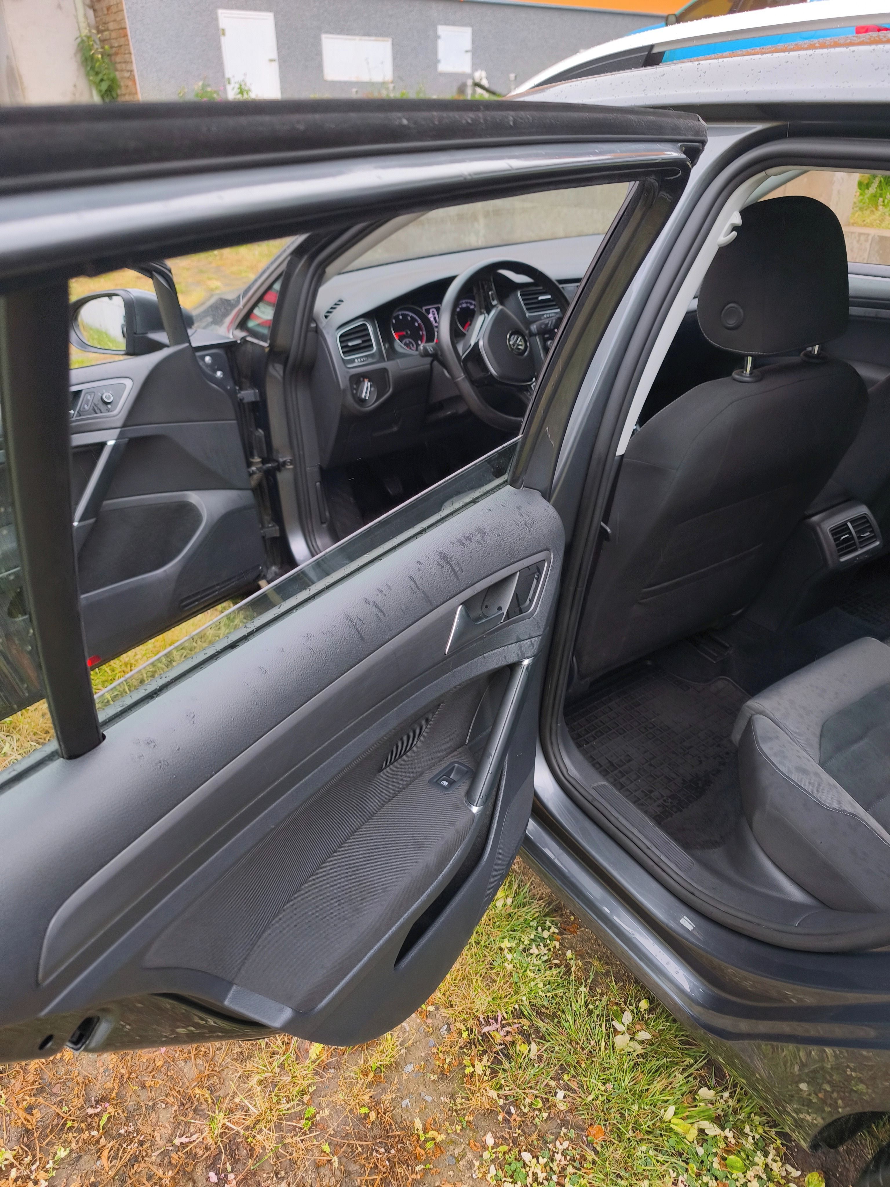 Volkswagen Golf, Kombi 1.0 TSI, 81kW facelift - fotka 5
