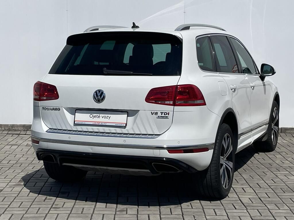 Volkswagen Touareg, R-Line 3.0 TDI 193 kW - fotka 2
