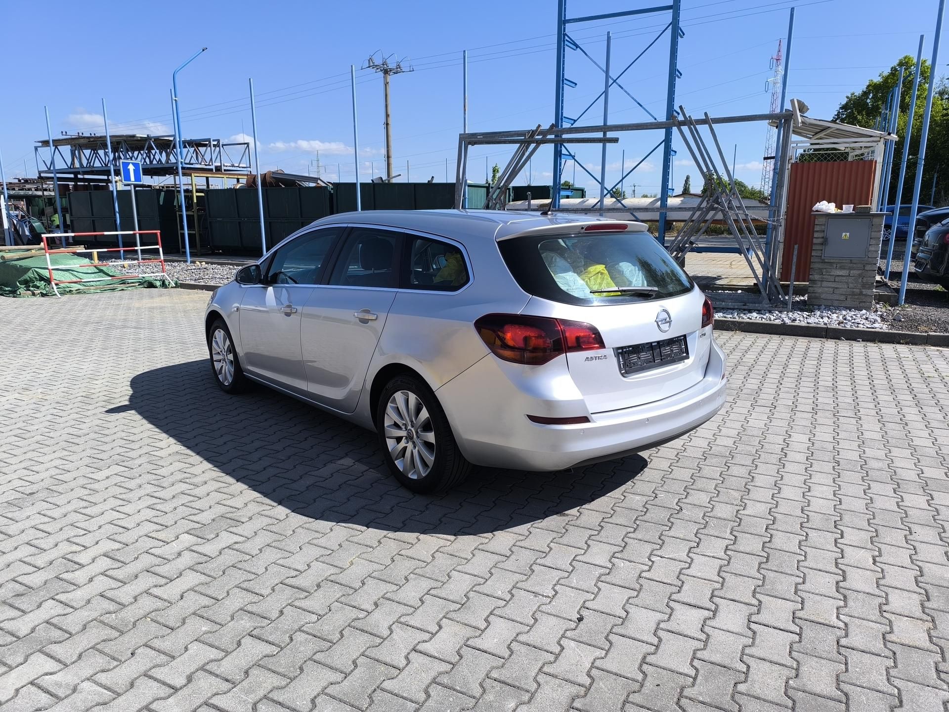 Opel Astra, 1.7 CDTi,SERVISNÍ KN. DOL KM. - fotka 5