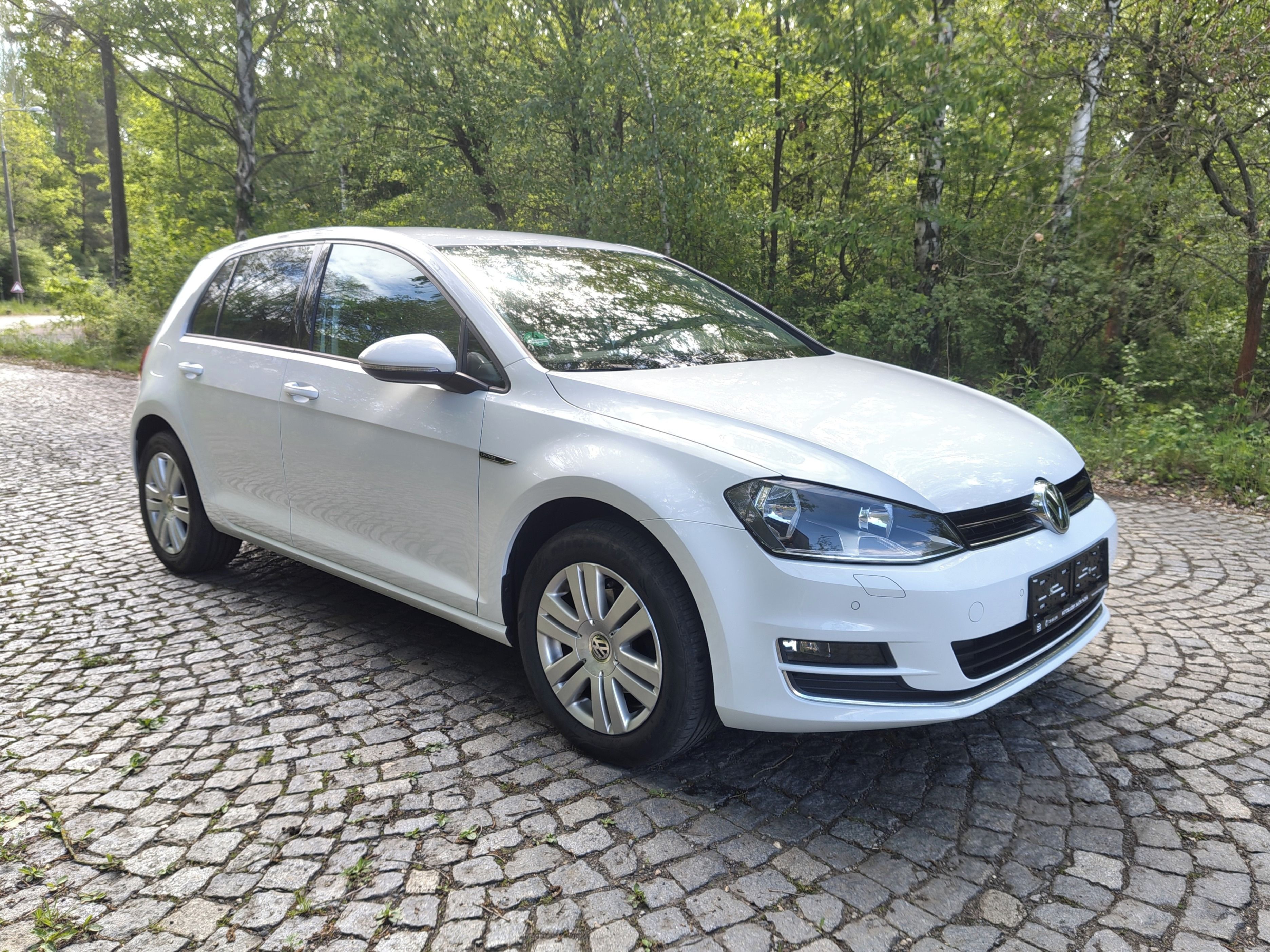 Volkswagen Golf, 1,2TSi hezký stav,pěkná výbava - fotka 3