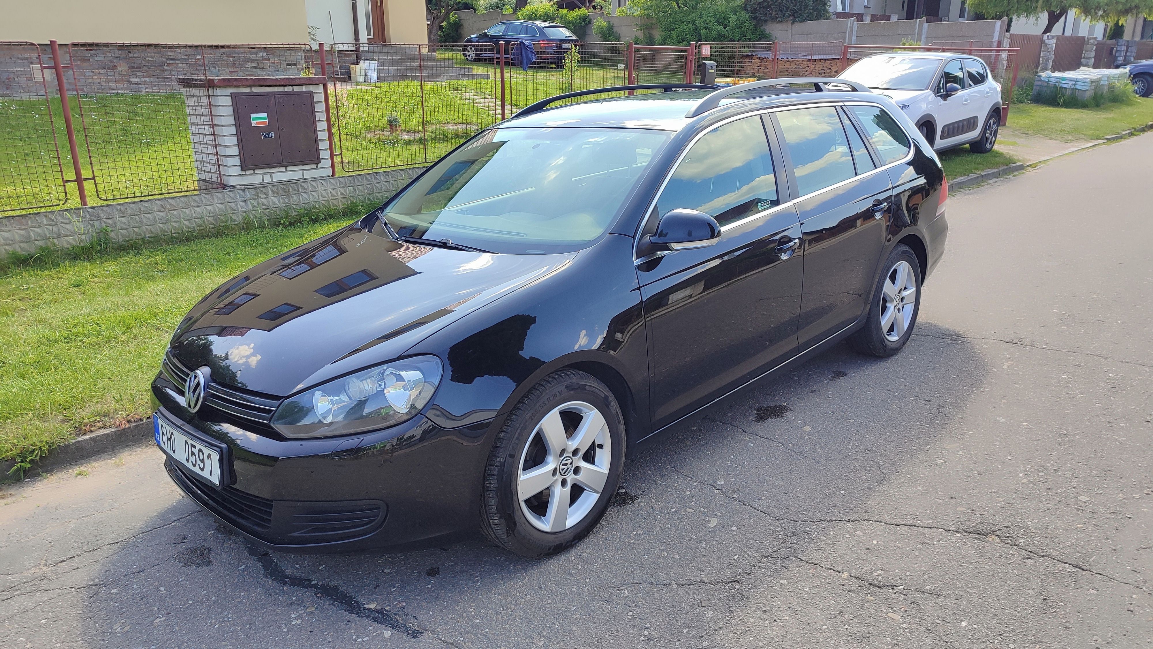 Volkswagen Golf Variant, 1.6 TDI, servisováno - fotka 5