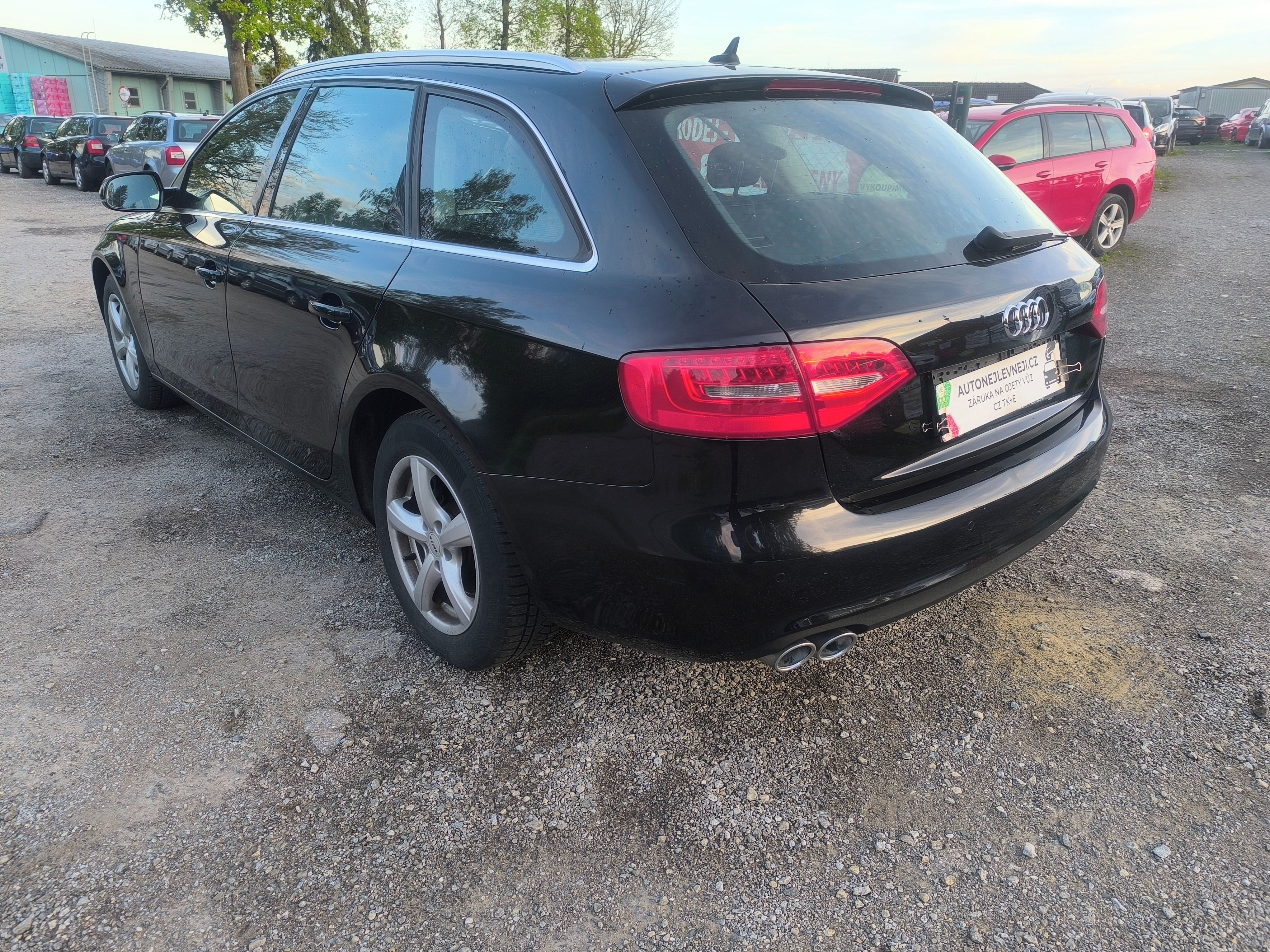 Audi A4, 110KW, KRÁSNÁ,1MAJ82L,SERVISKA - fotka 5