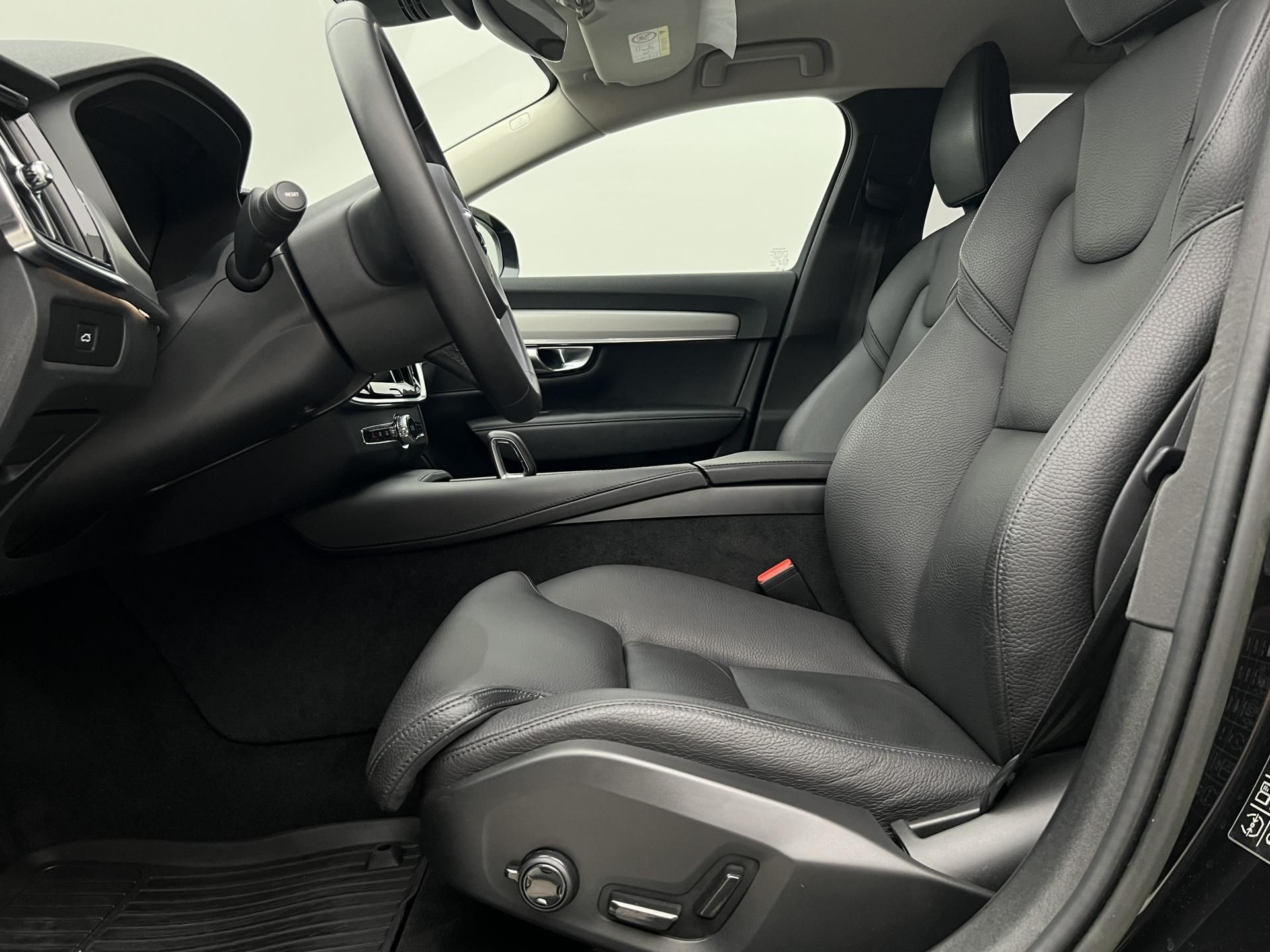 Volvo V90, CC B4 AWD PLUS AUT - fotka 3