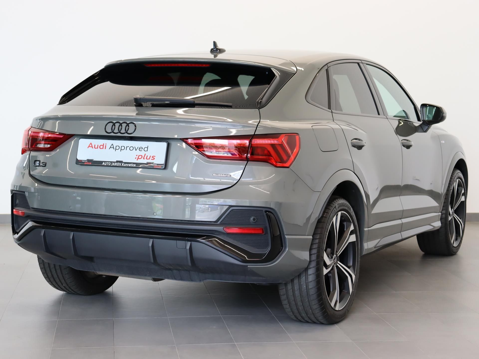 Audi Q3, Sline 35 TDI quattro Stronic - fotka 2