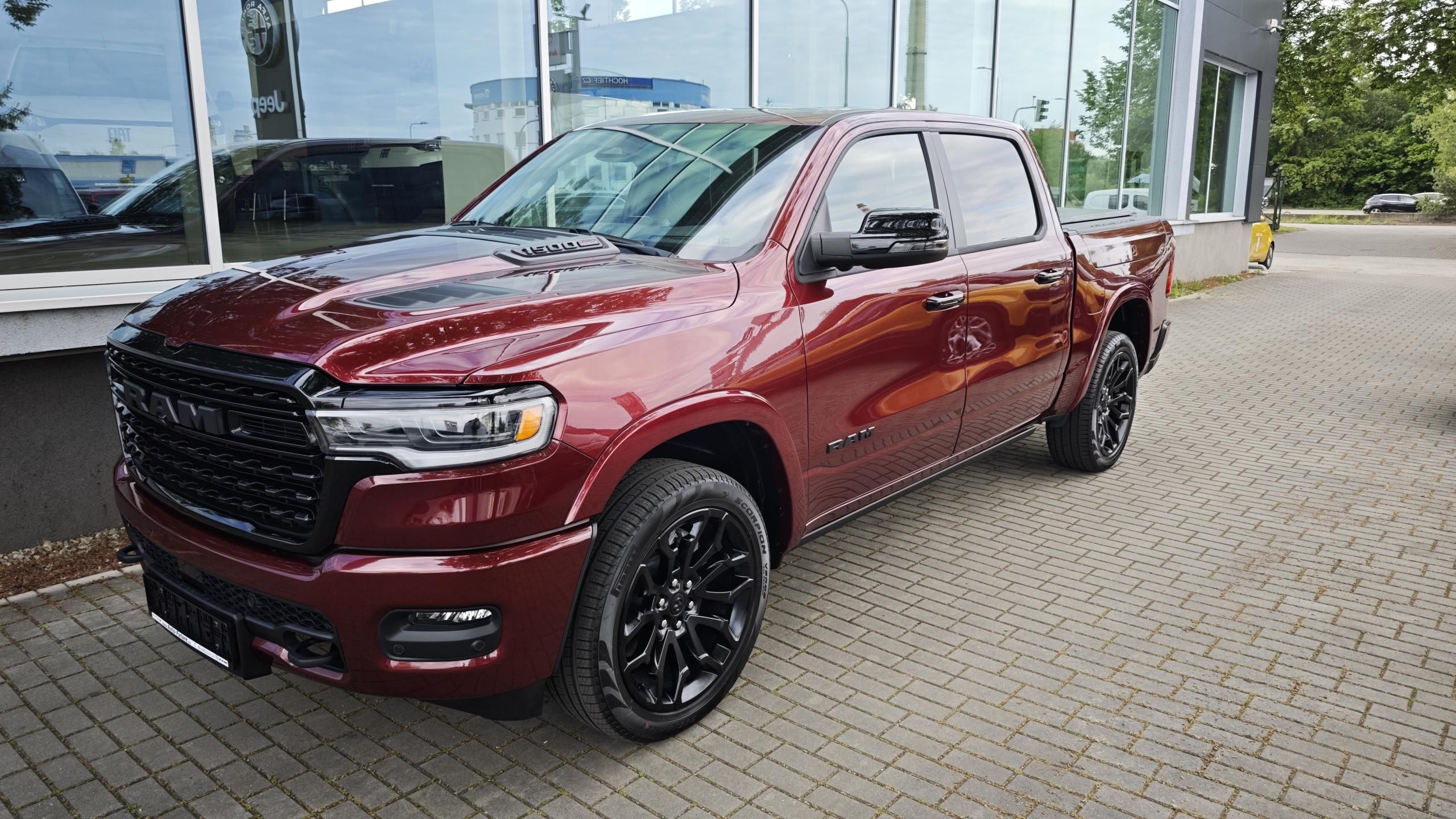 Dodge Ram, 1500, 5.7 V8  Limited MY26 - fotka 2