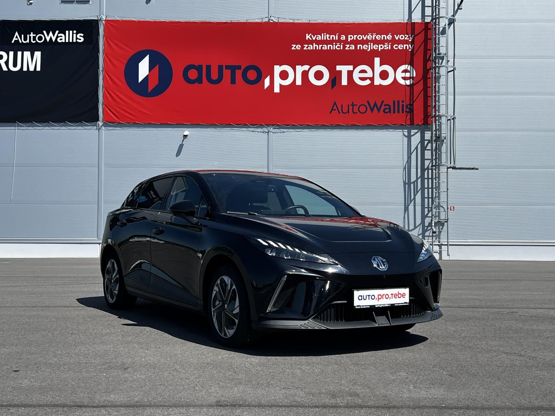 MG MG4, 150kW 64kWh LUXURY 1.Maj DPH - fotka 2