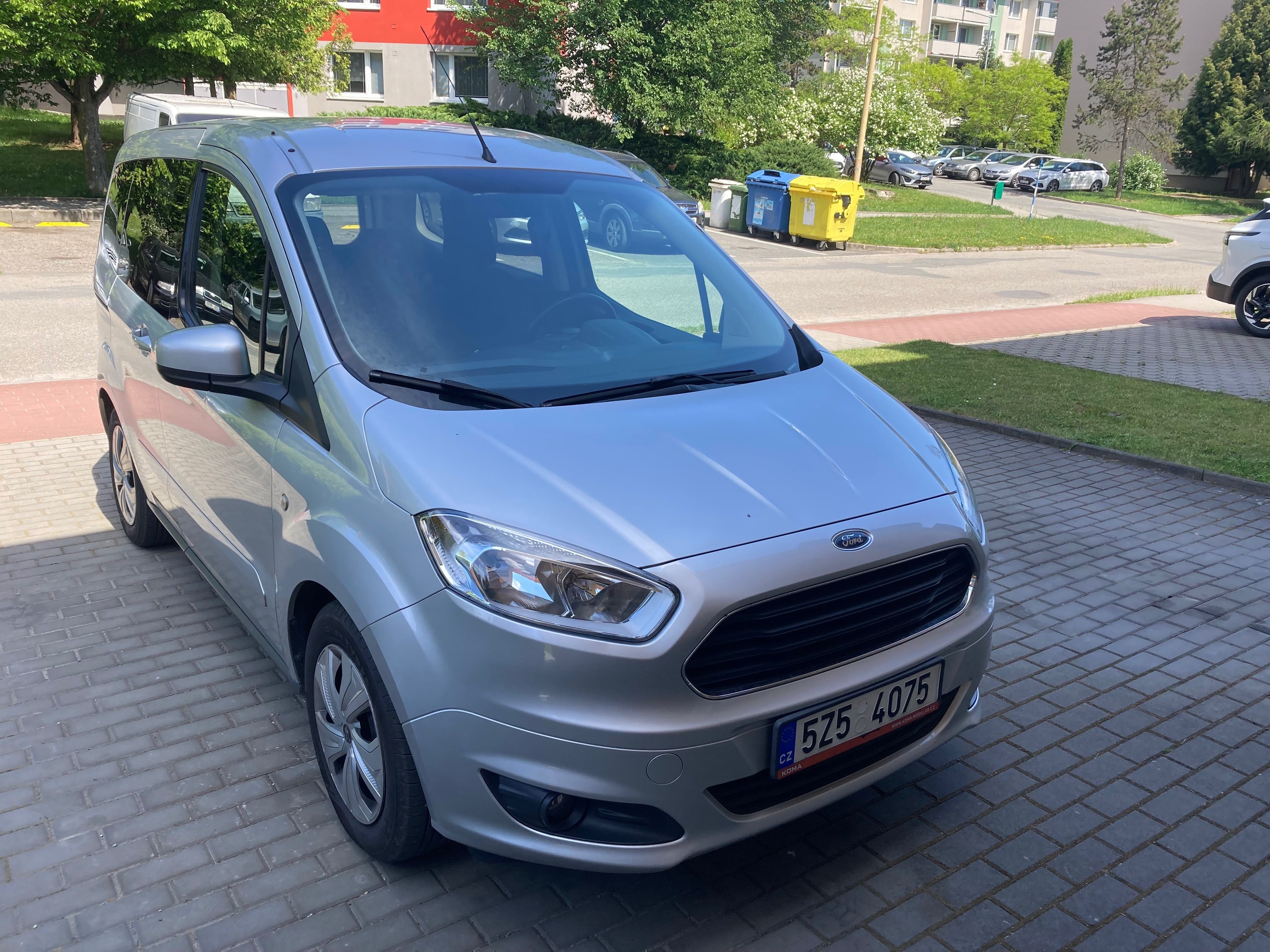 Ford Tourneo Courier, 1.0 ECOBOOST 74kw - fotka 4