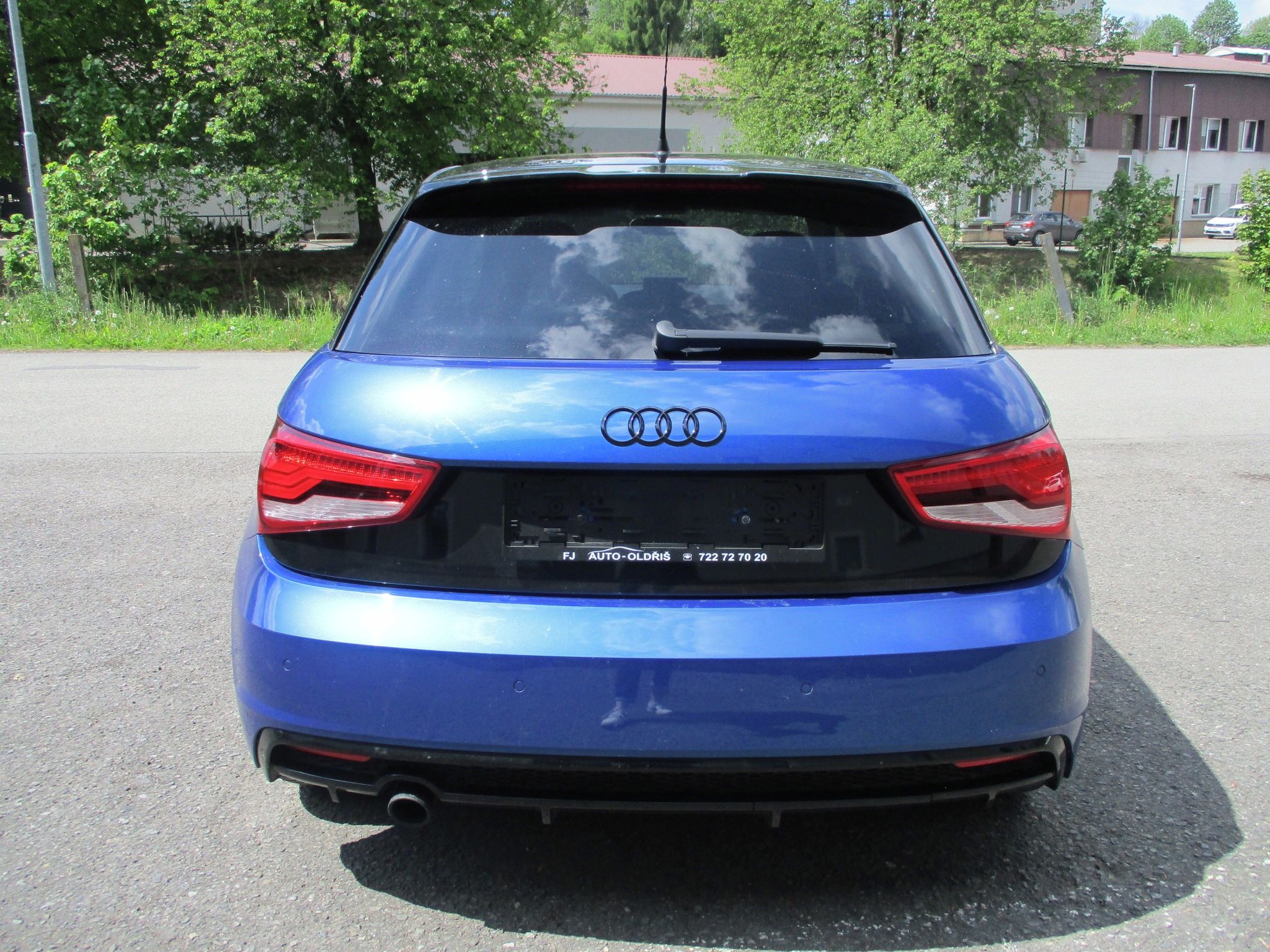 Audi A1, 1.0 TSi -S Line - fotka 4