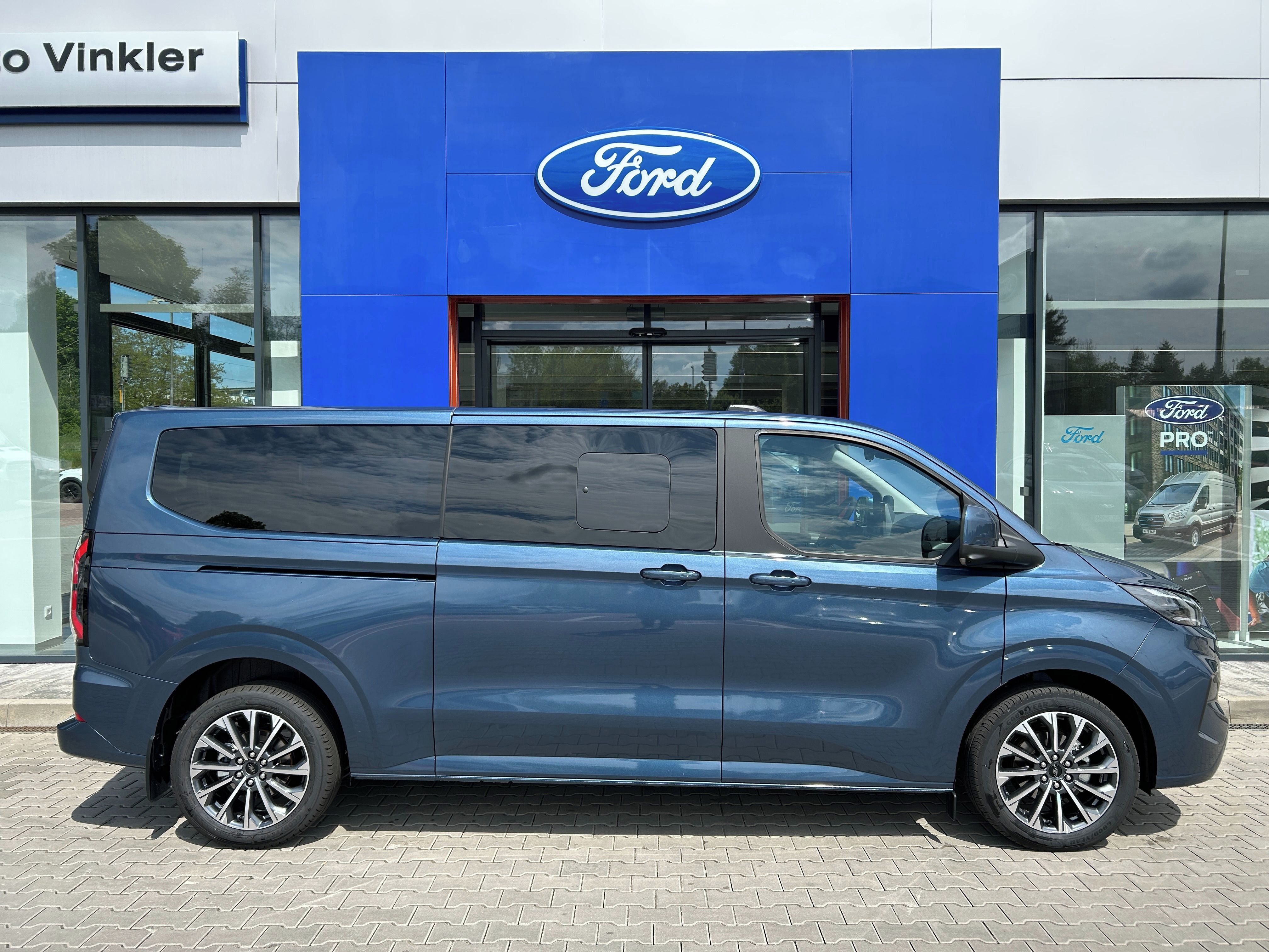 Ford Tourneo Custom, Titanium X L2 2.0EcoBlue 125kW - fotka 4