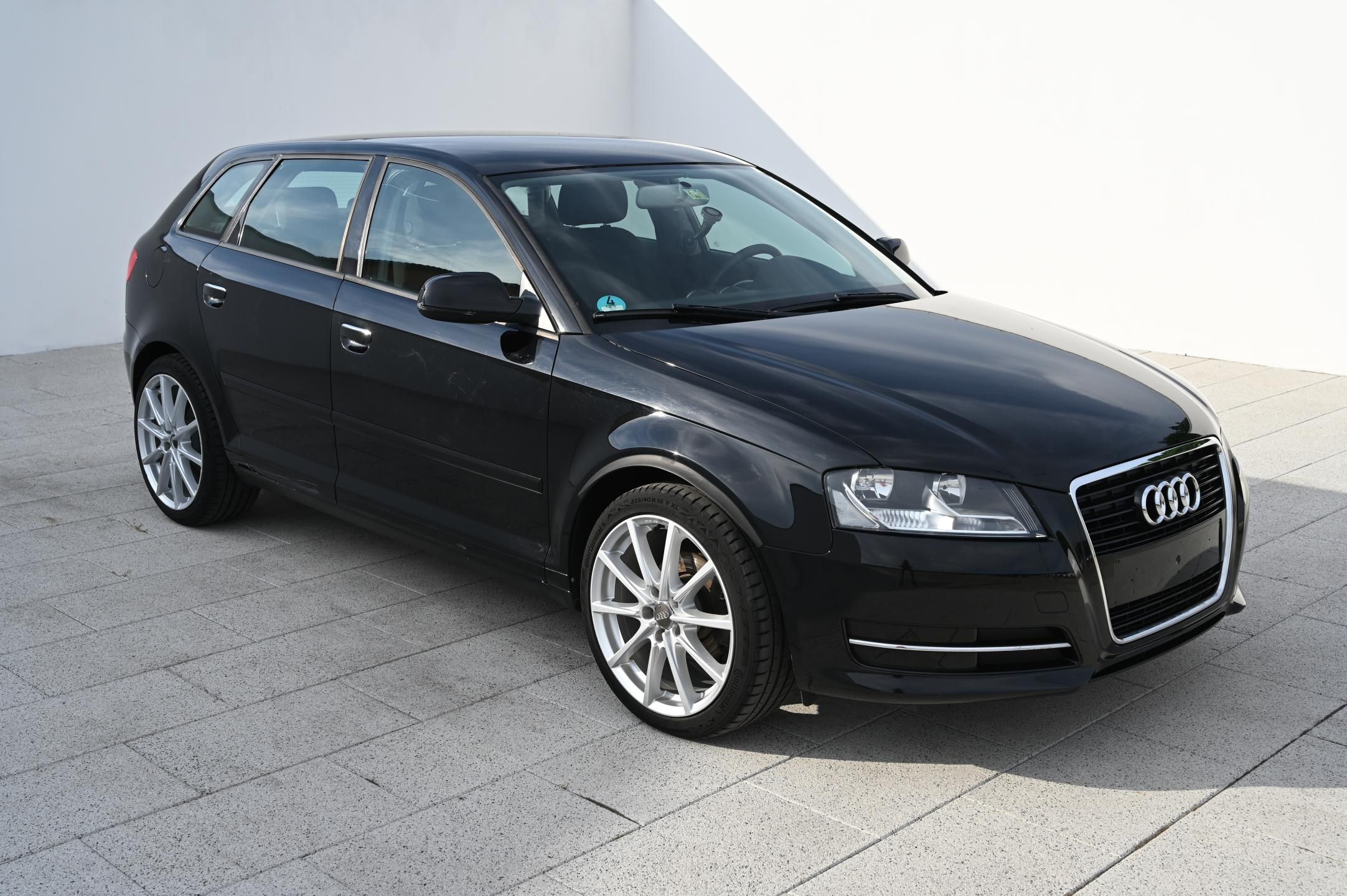 Audi A3, 1.6i  75 KW Sportback 6/2012 - fotka 3