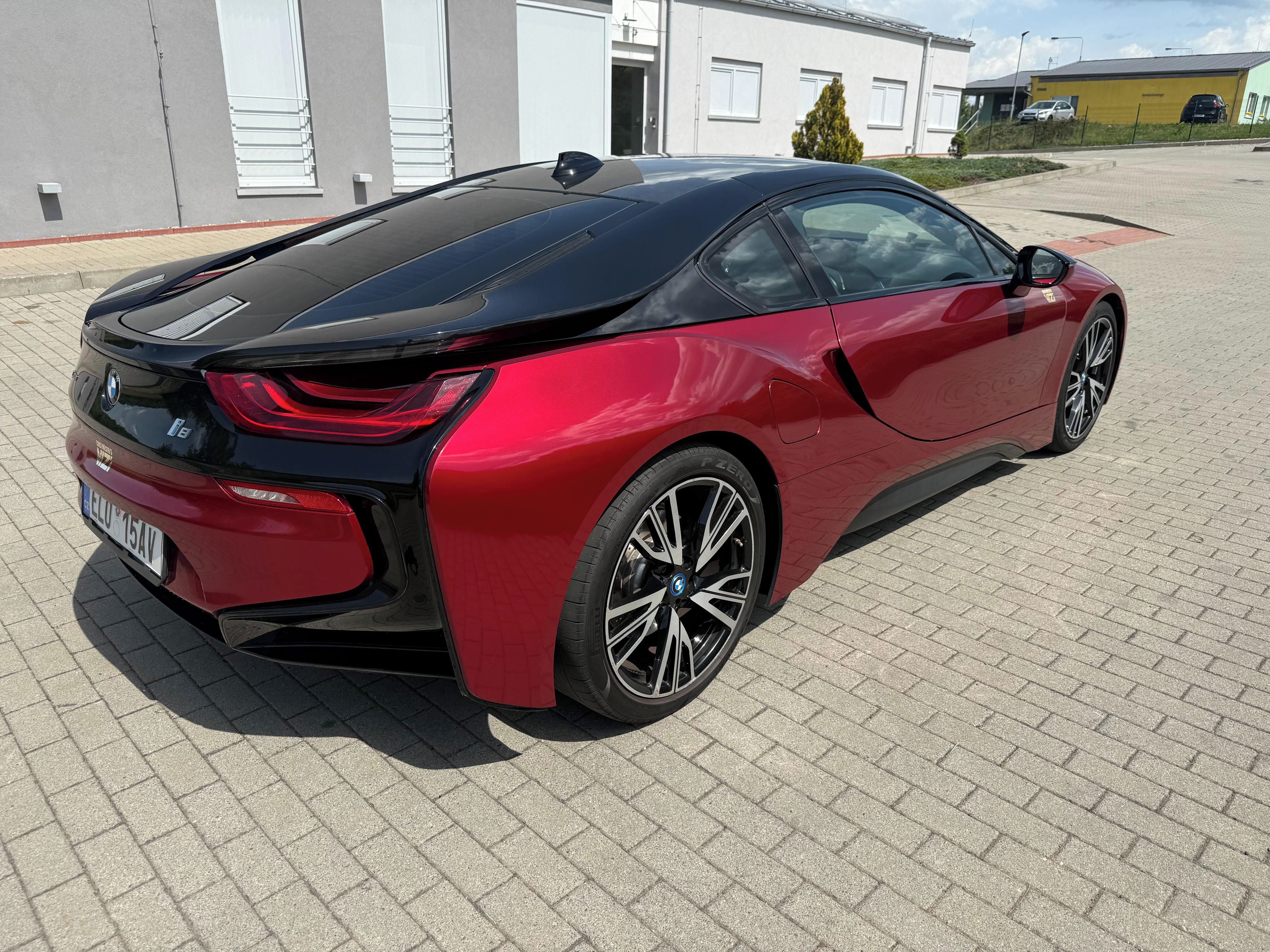 BMW i8, BMW I8 - úpravy M-paket - fotka 4
