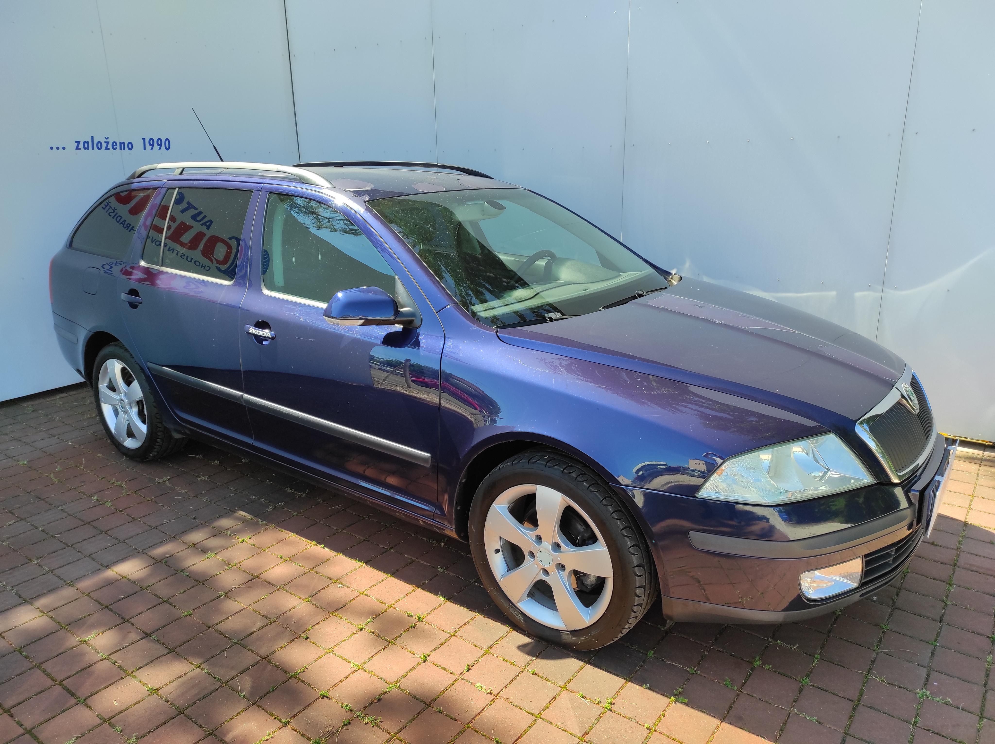 Škoda Octavia, Kombi 2.0 FSI DVOUZÓN. KLIMA - fotka 5