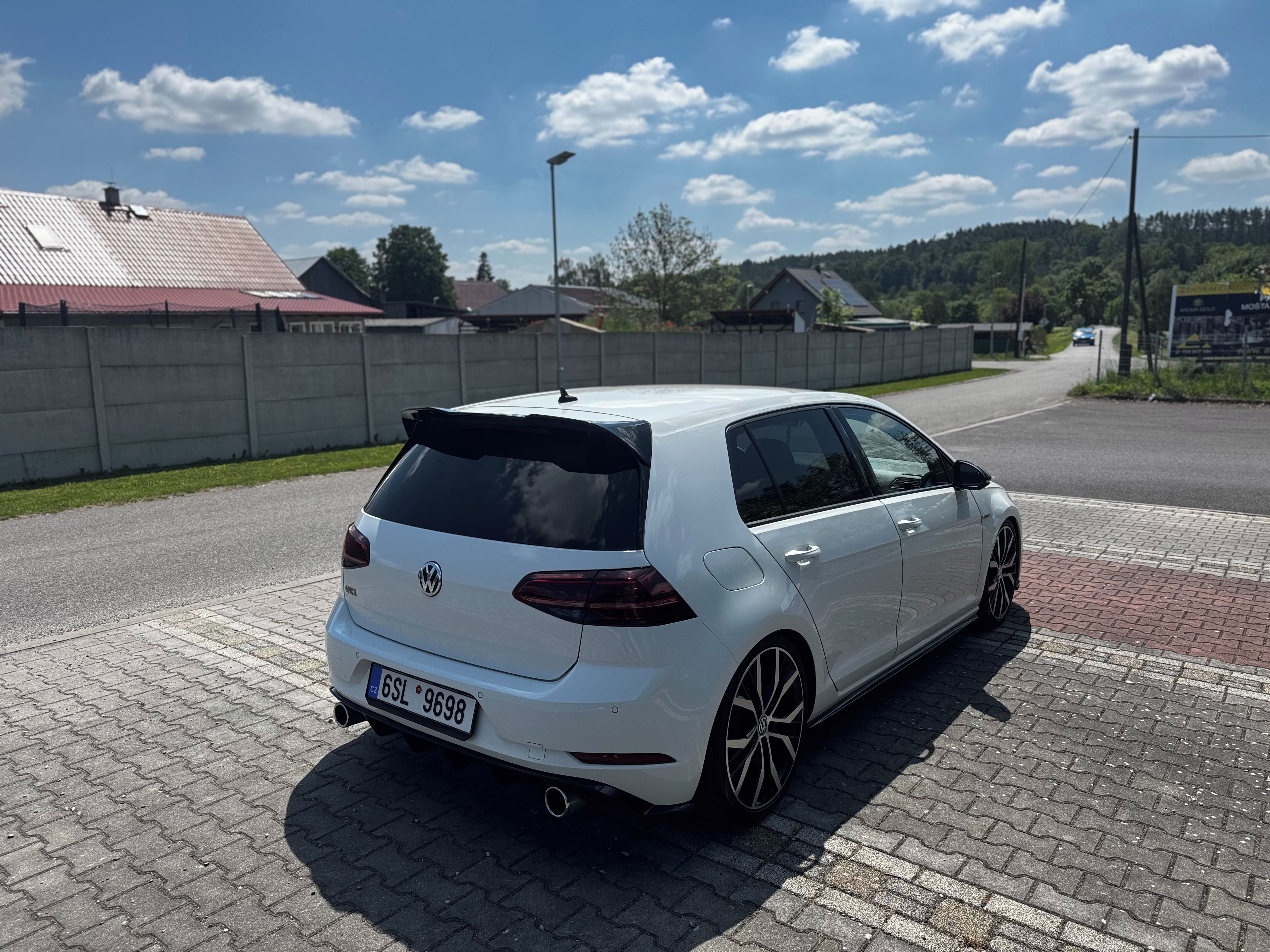 Volkswagen Golf, GTI Performance - Kůže - fotka 3