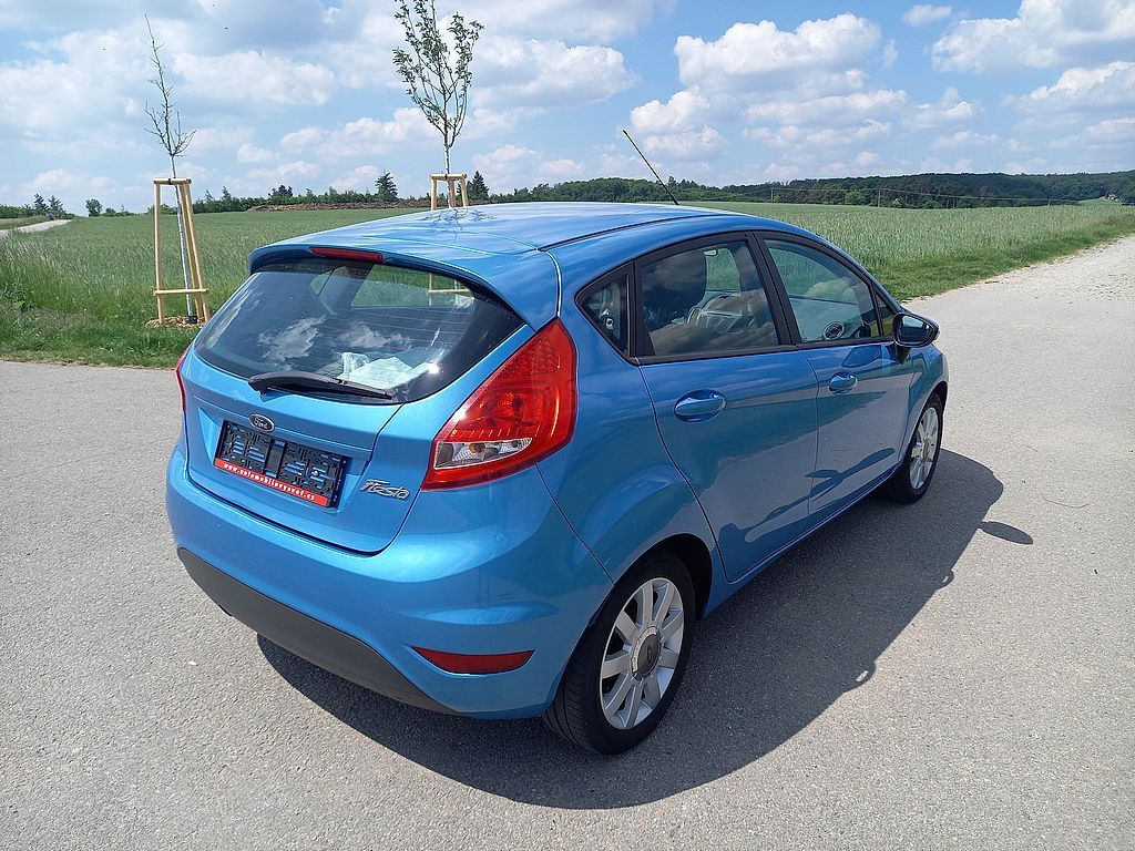 Ford Fiesta, 1,2i 60kw klima+alu.kola - fotka 3