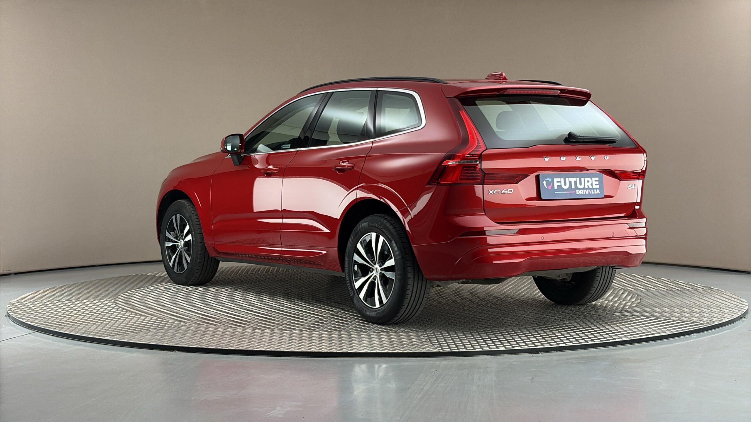 Volvo XC60, 2.0 B4 AUT AWD Momentum Pro - fotka 2