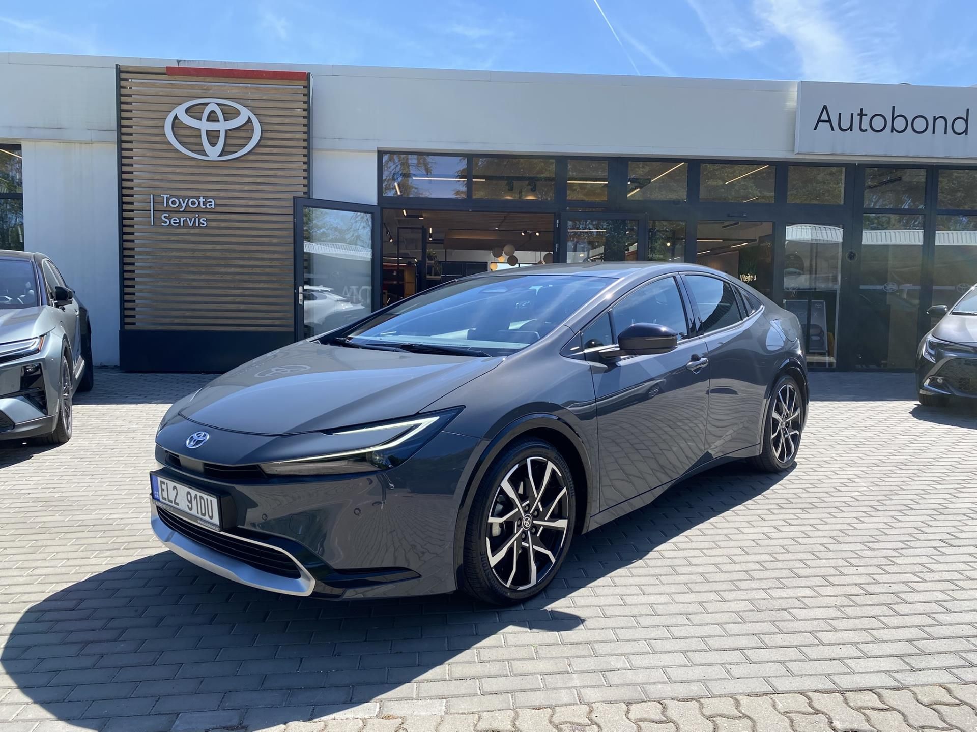 Toyota Prius, 2.0L PHEV Prestige + zimní pne