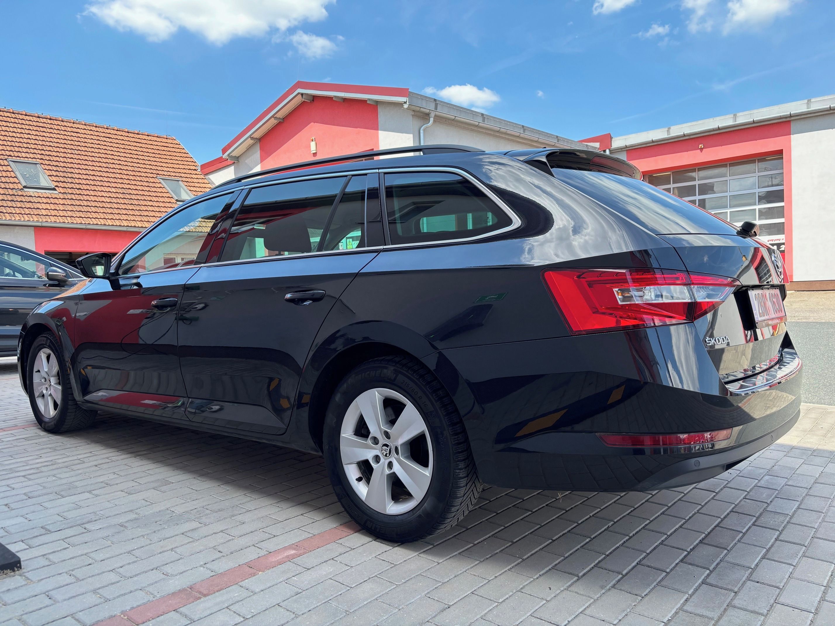 Škoda Superb, 2,0TDi STYLE,vyservisované - fotka 2