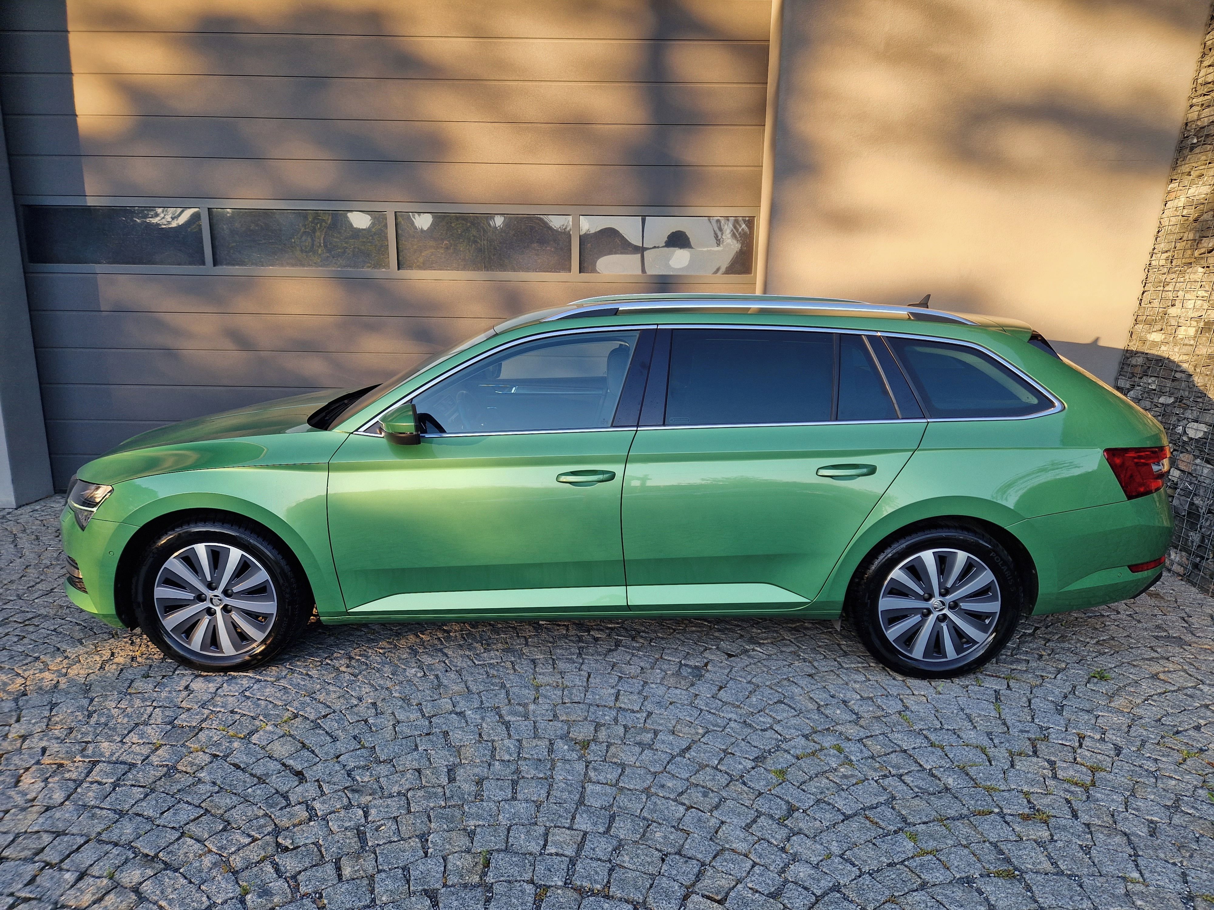Škoda Superb, 1,5 TSI, DSG, Style Plus - fotka 2