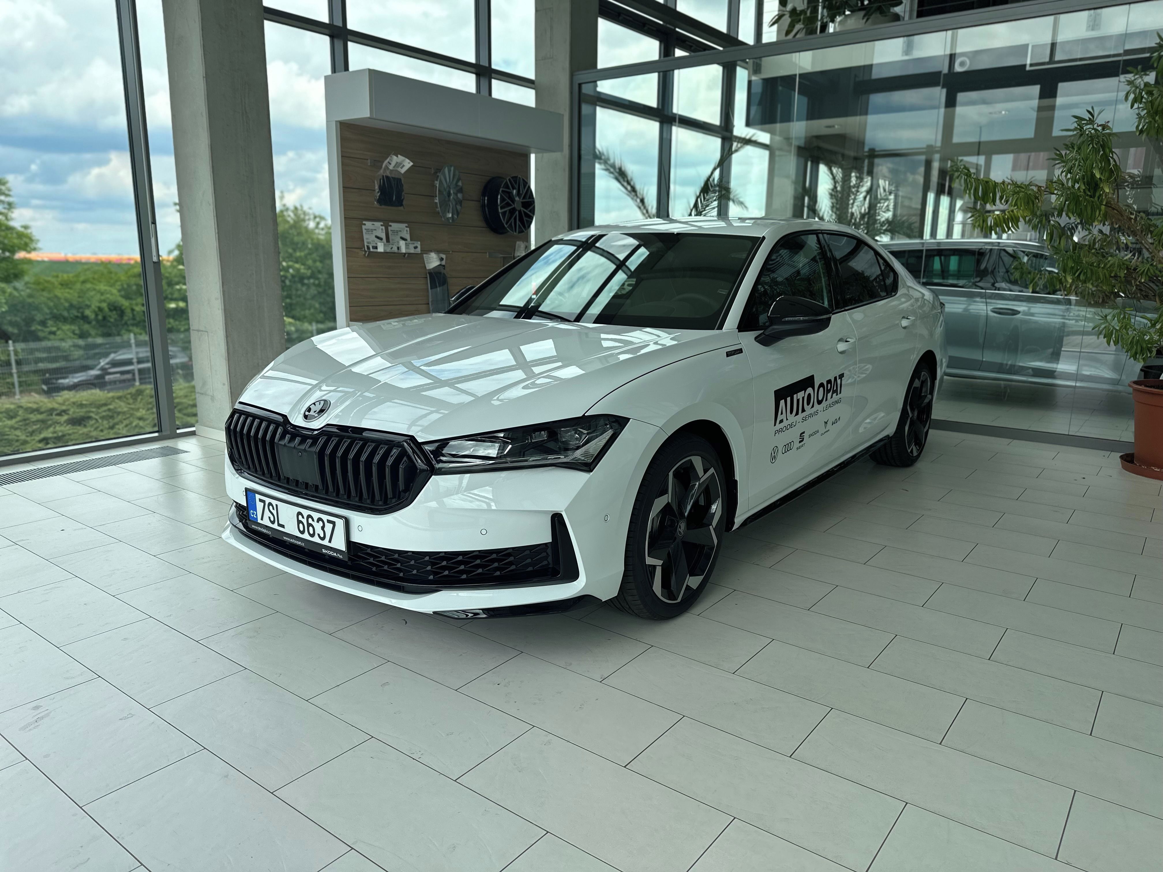 Škoda Superb, Sportline 2,0 TSI 195 kW 4x4 - fotka 3