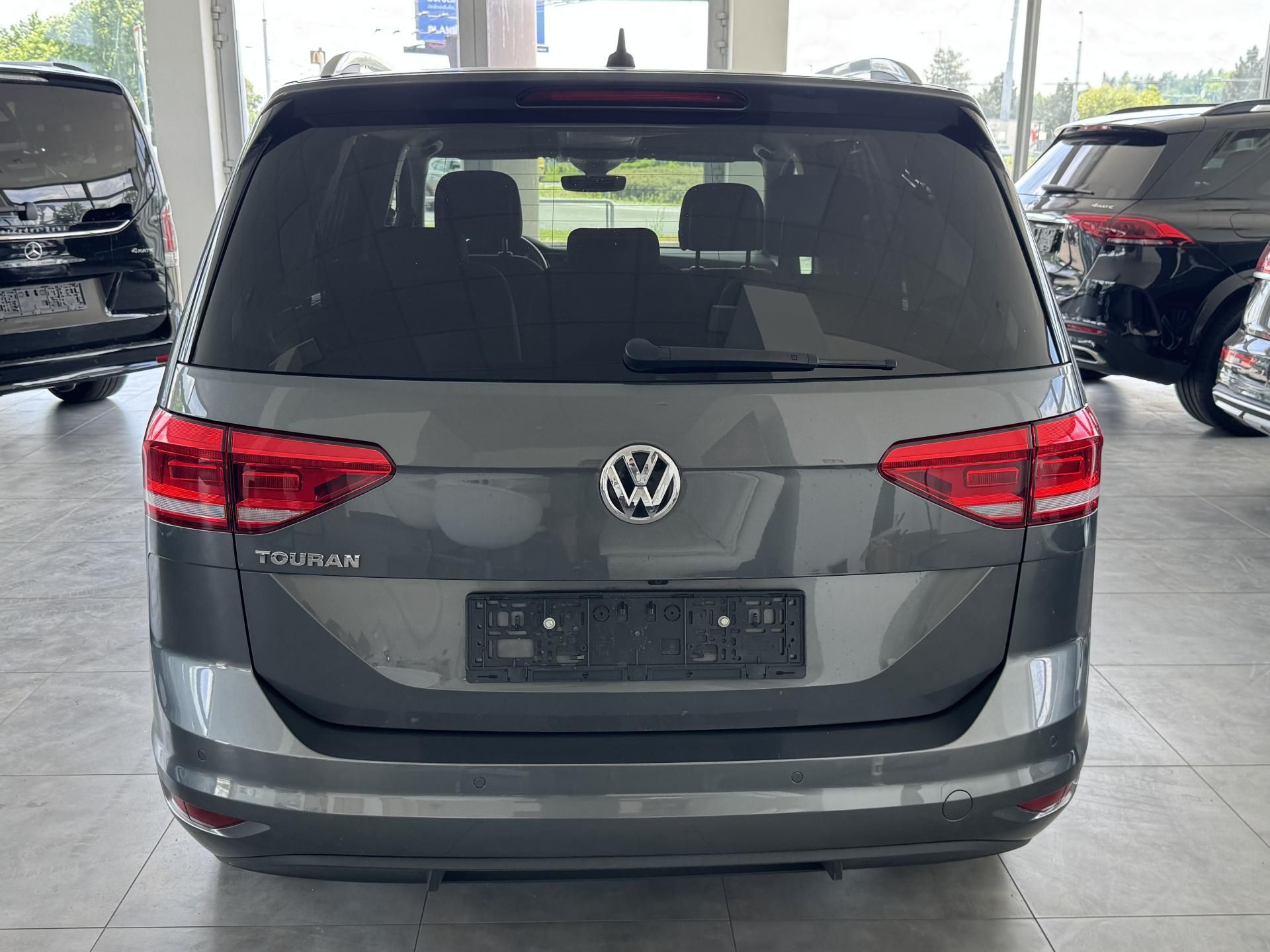 Volkswagen Touran, 1,5TSi DSG 7.MÍST NAVIGACE ACC - fotka 6