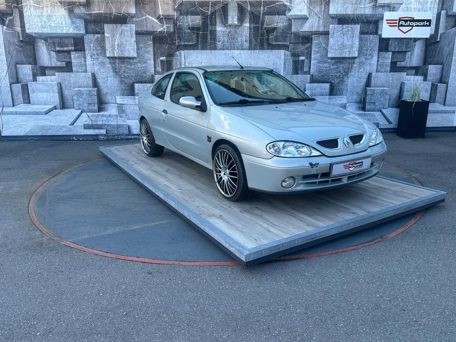 Renault Mégane, 1.6i 16V - 79KW - fotka 2