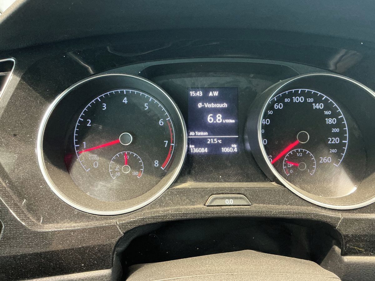 Volkswagen Touran, 1.2 Tsi 81KW 7-MÍST TOP VÝBAVA - fotka 4