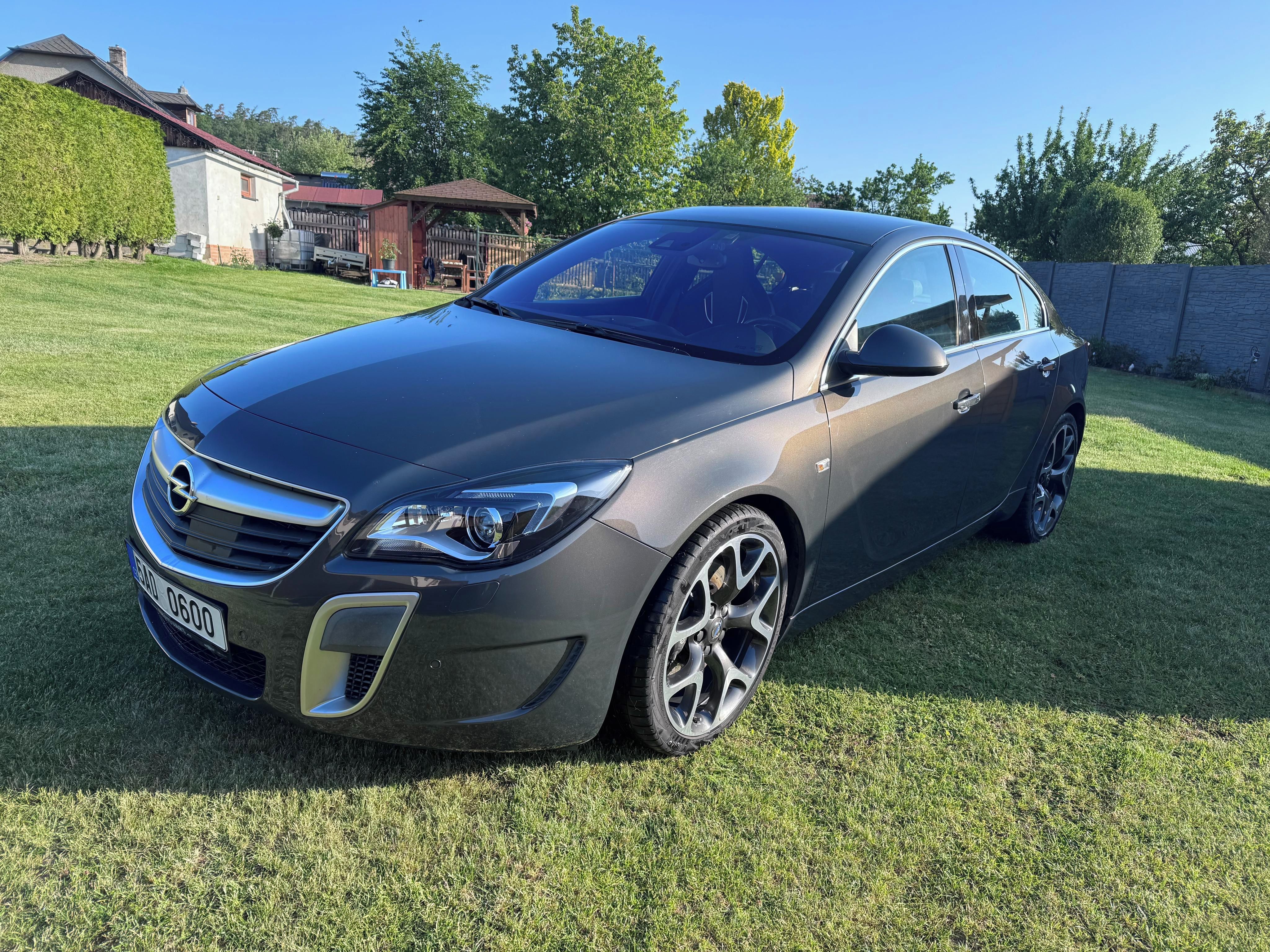 Opel Insignia, OPC 2.8 V6 - fotka 5