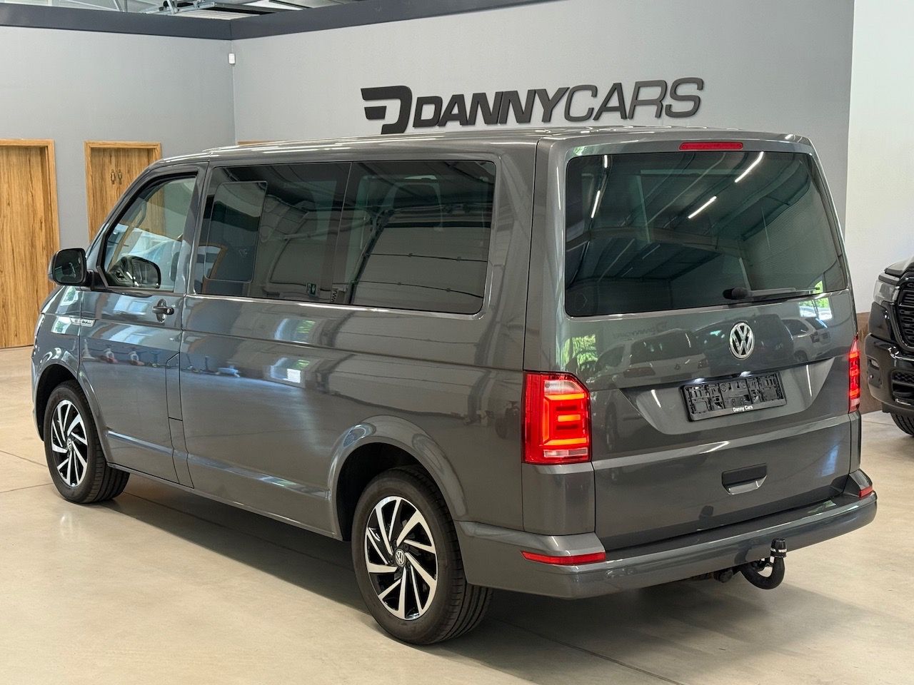 Volkswagen Multivan, 2.0TDI 110kw DSG, edice BULLI - fotka 2