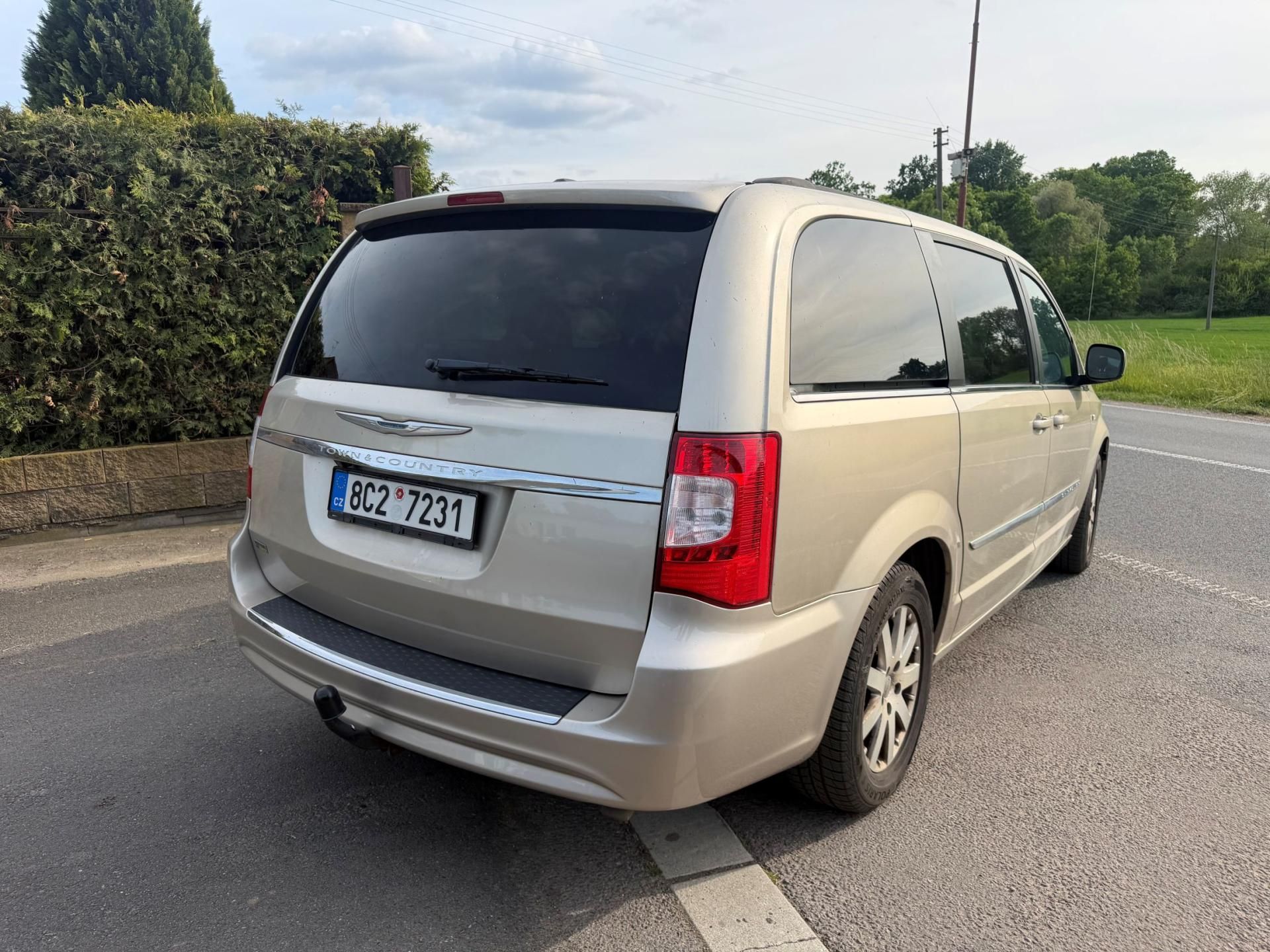 Chrysler Town & Country, 3,6 Pentastar DVD Kůže 2014 - fotka 4
