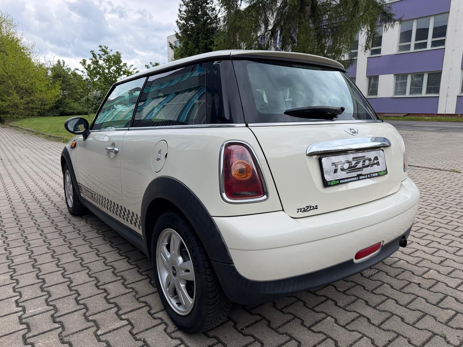 Mini One, 1,6i - fotka 3