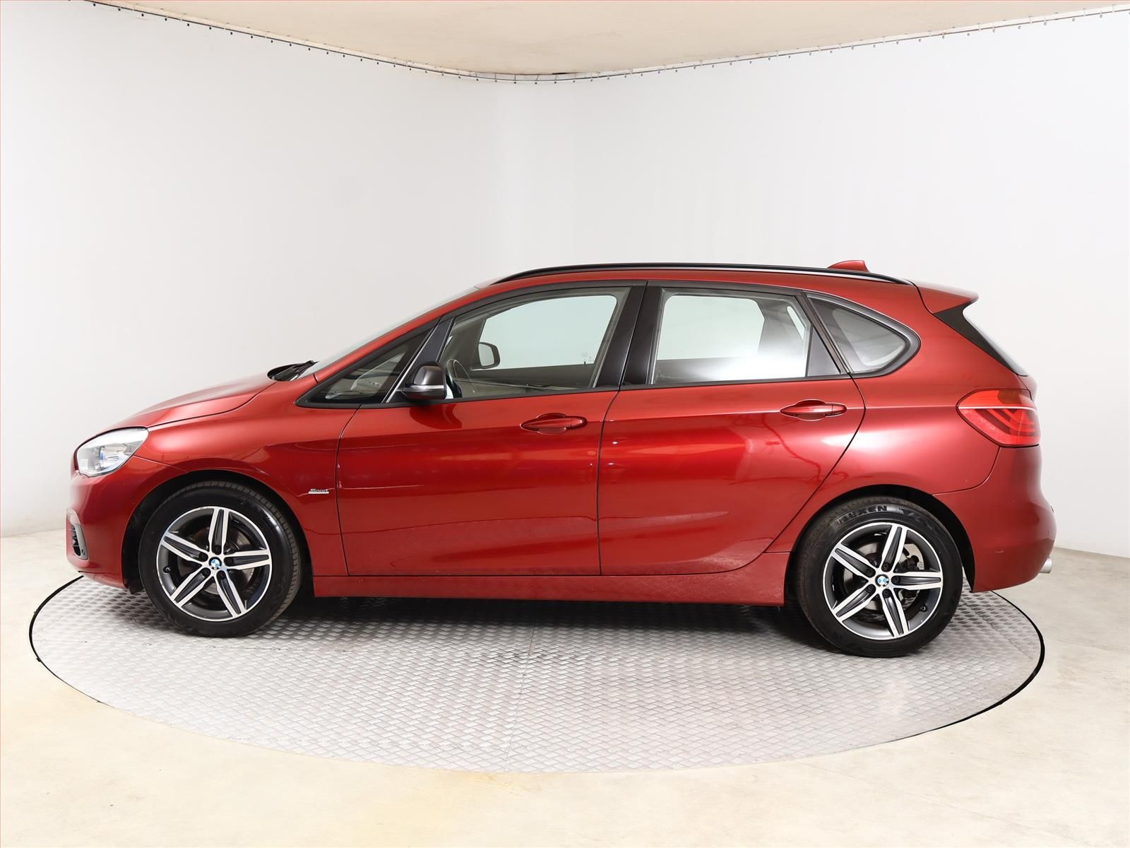 BMW Řada 2, 216d Active Tourer, Automat - fotka 3