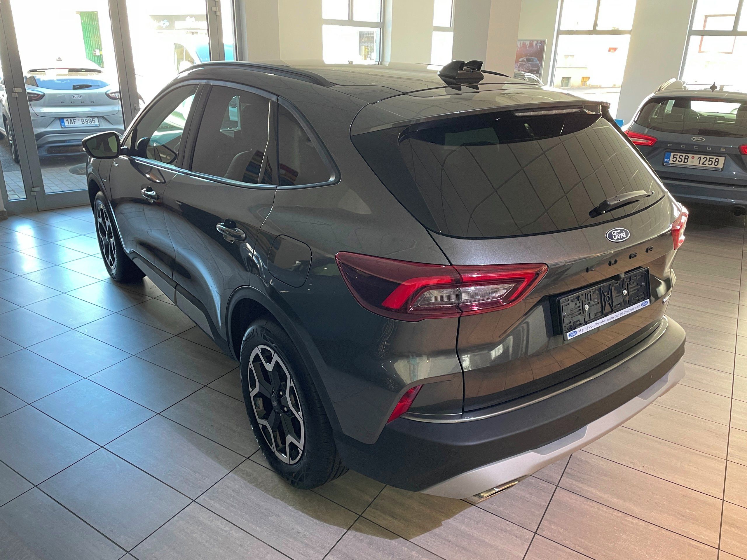 Ford Kuga, Active X 2.5 PHEV 178kW - fotka 3