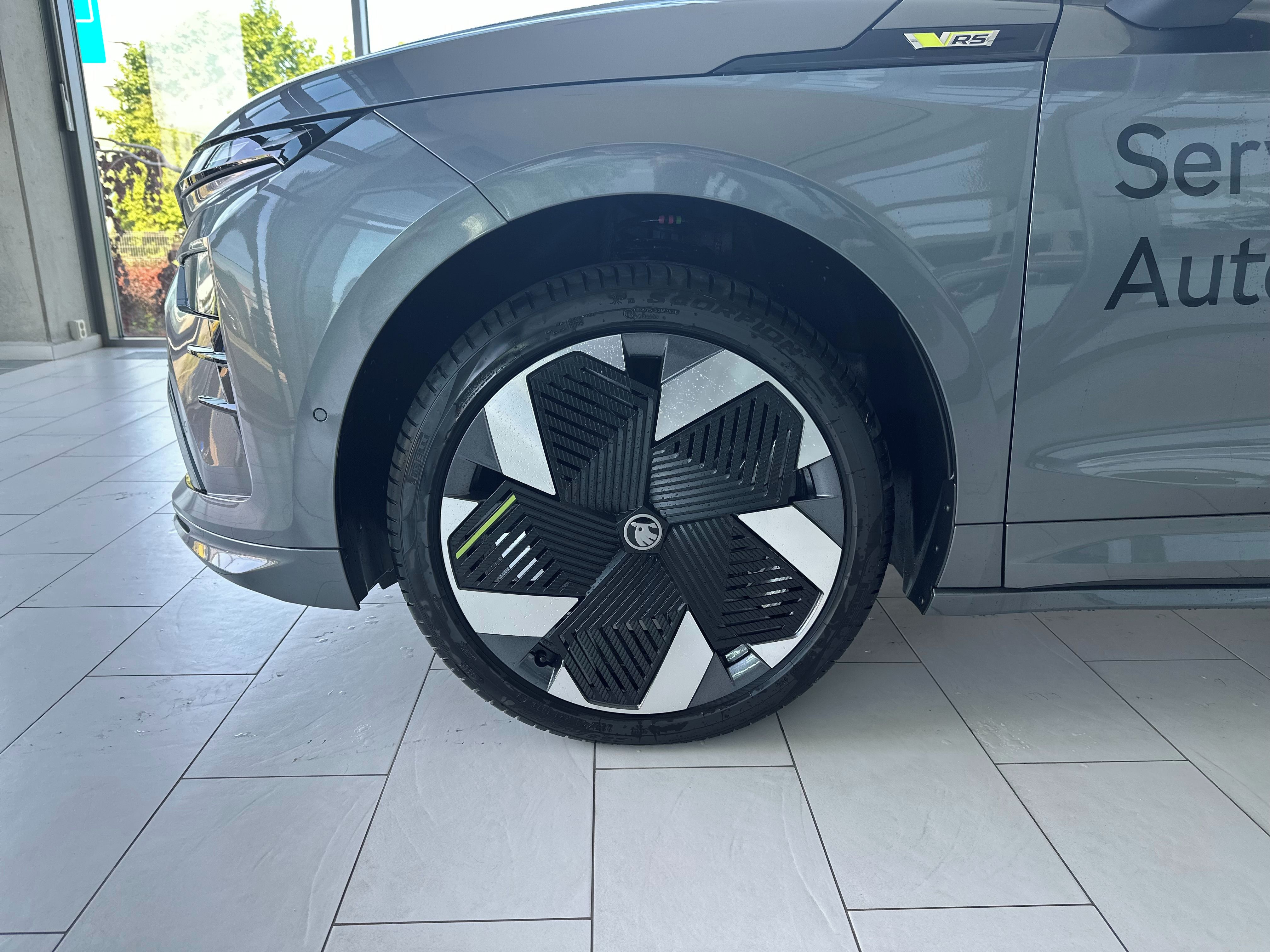 Škoda Enyaq, RS 84 kWh 250 kW 4x4 - fotka 4