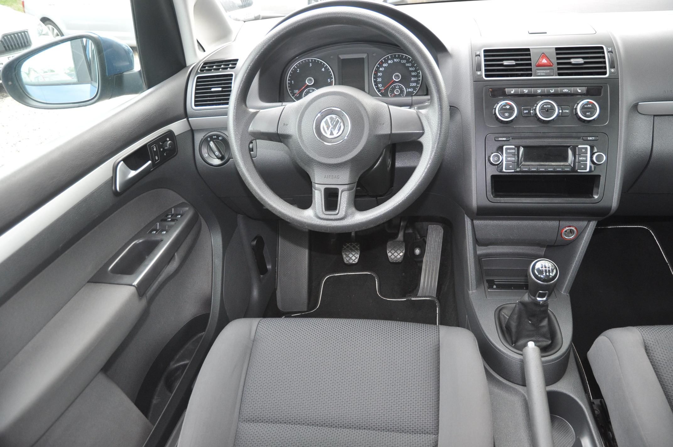 Volkswagen Touran, 1.6TDi 77kW 7.míst - fotka 5