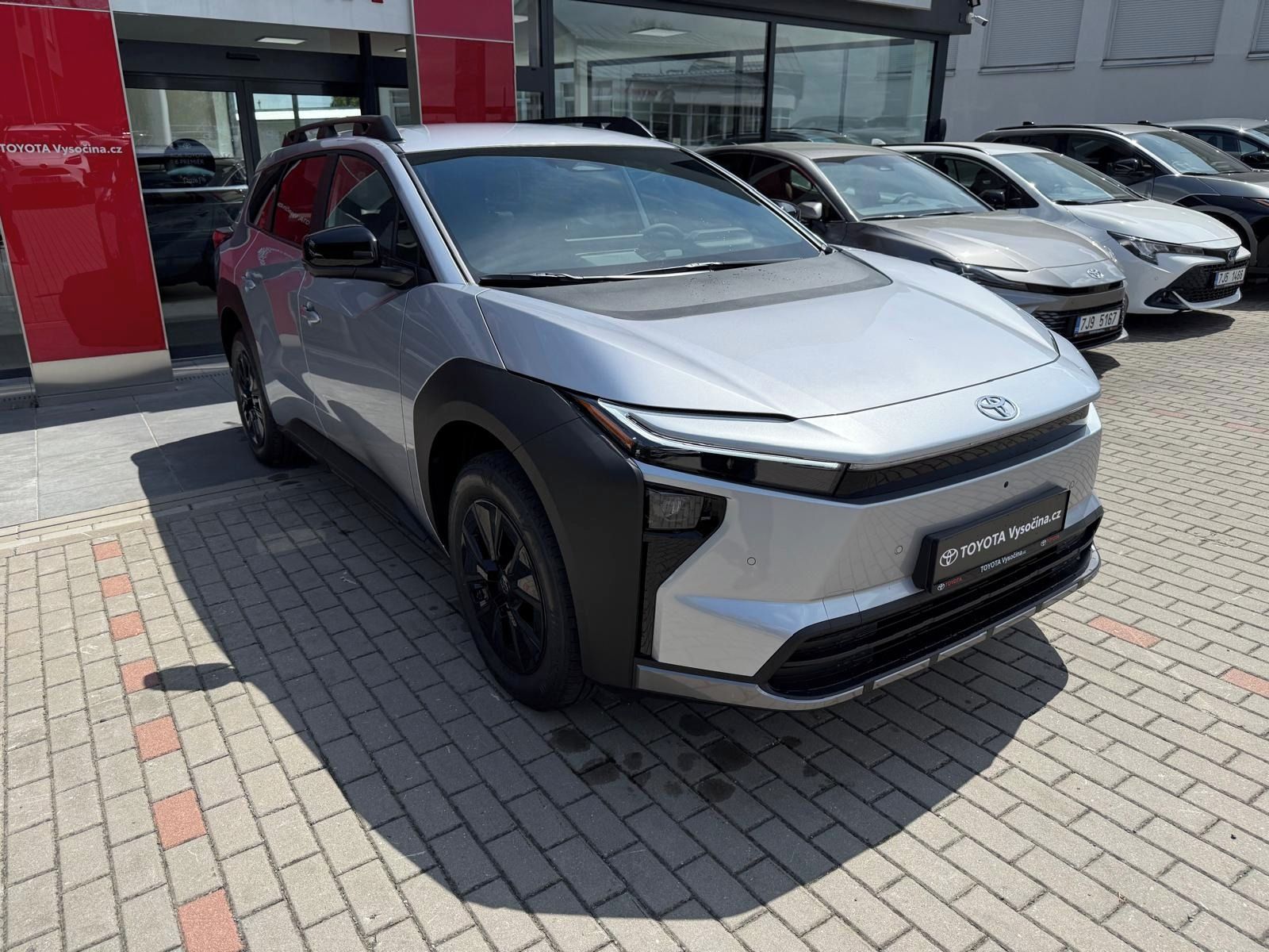 Toyota Bz4x Touring, Style 4x4 380PS 74,7kWh - fotka 3